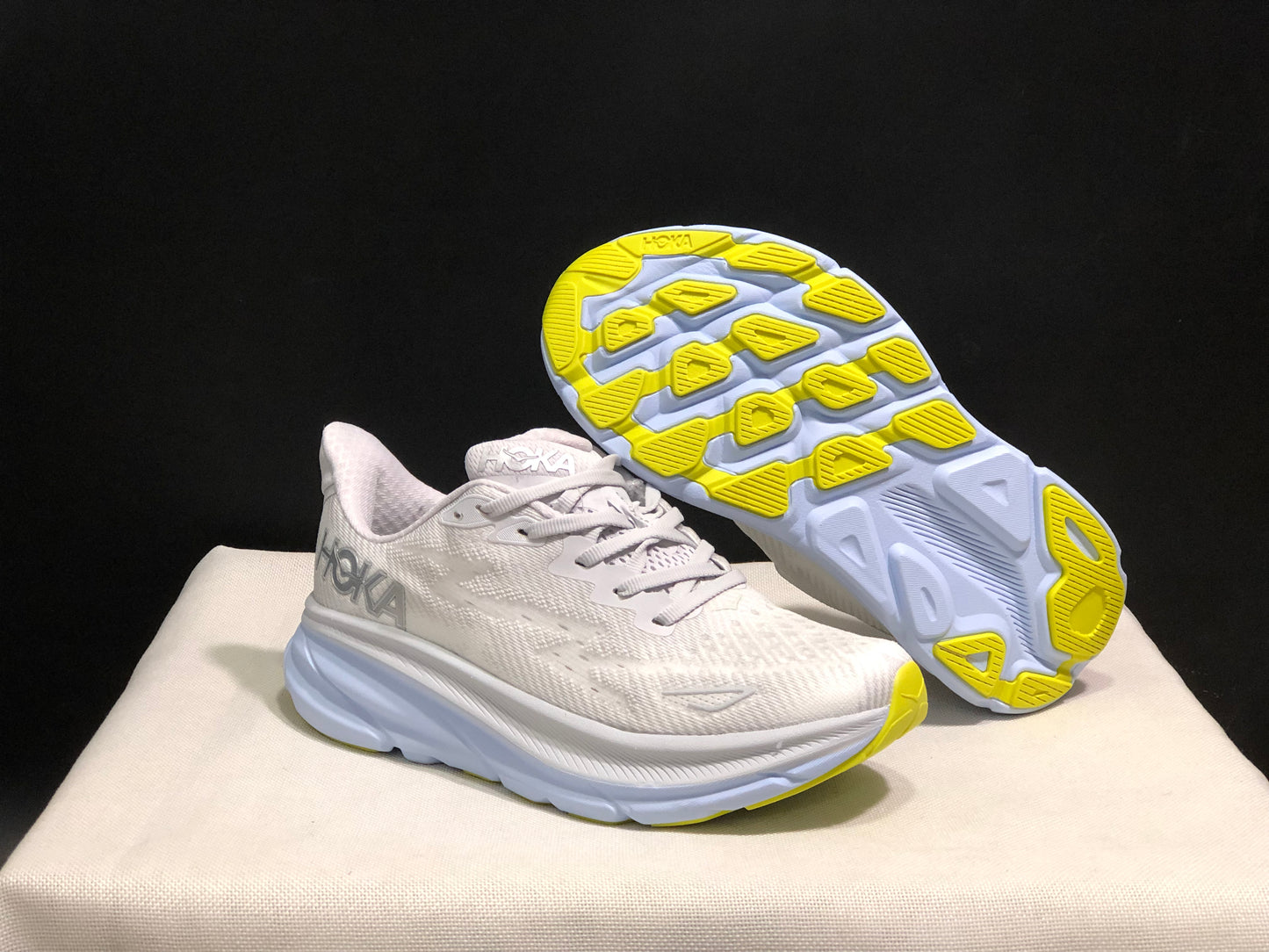 HOKA Clifton 9