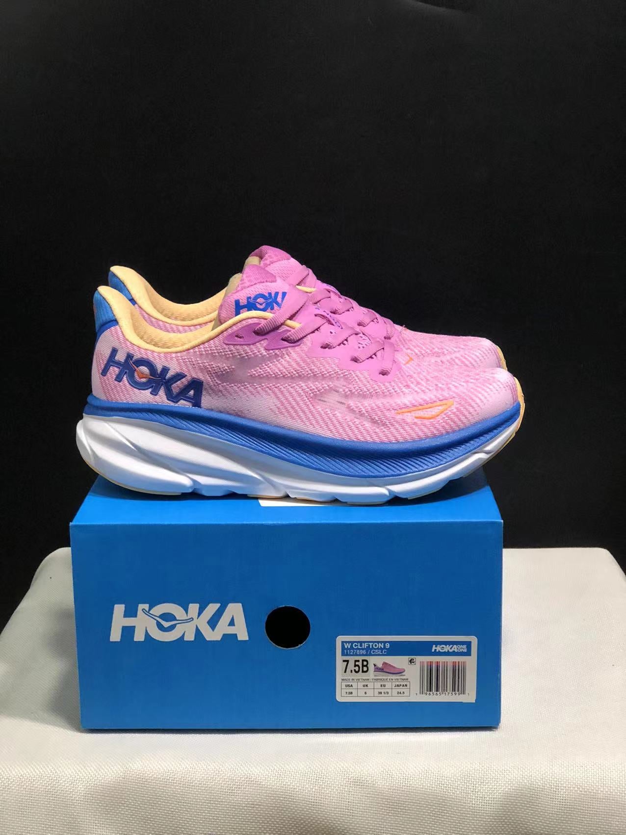 HOKA Clifton 9