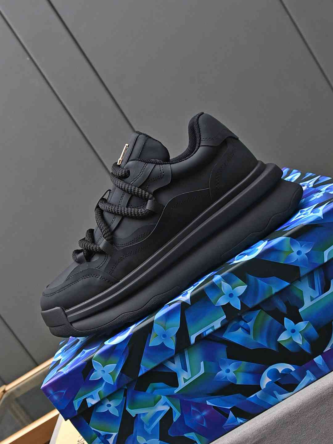 Tênis Louis Vuitton