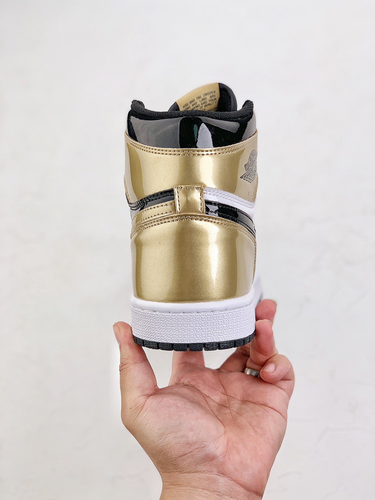NK Air Jordan 1 Retro High OG NRG “Gold Top 3