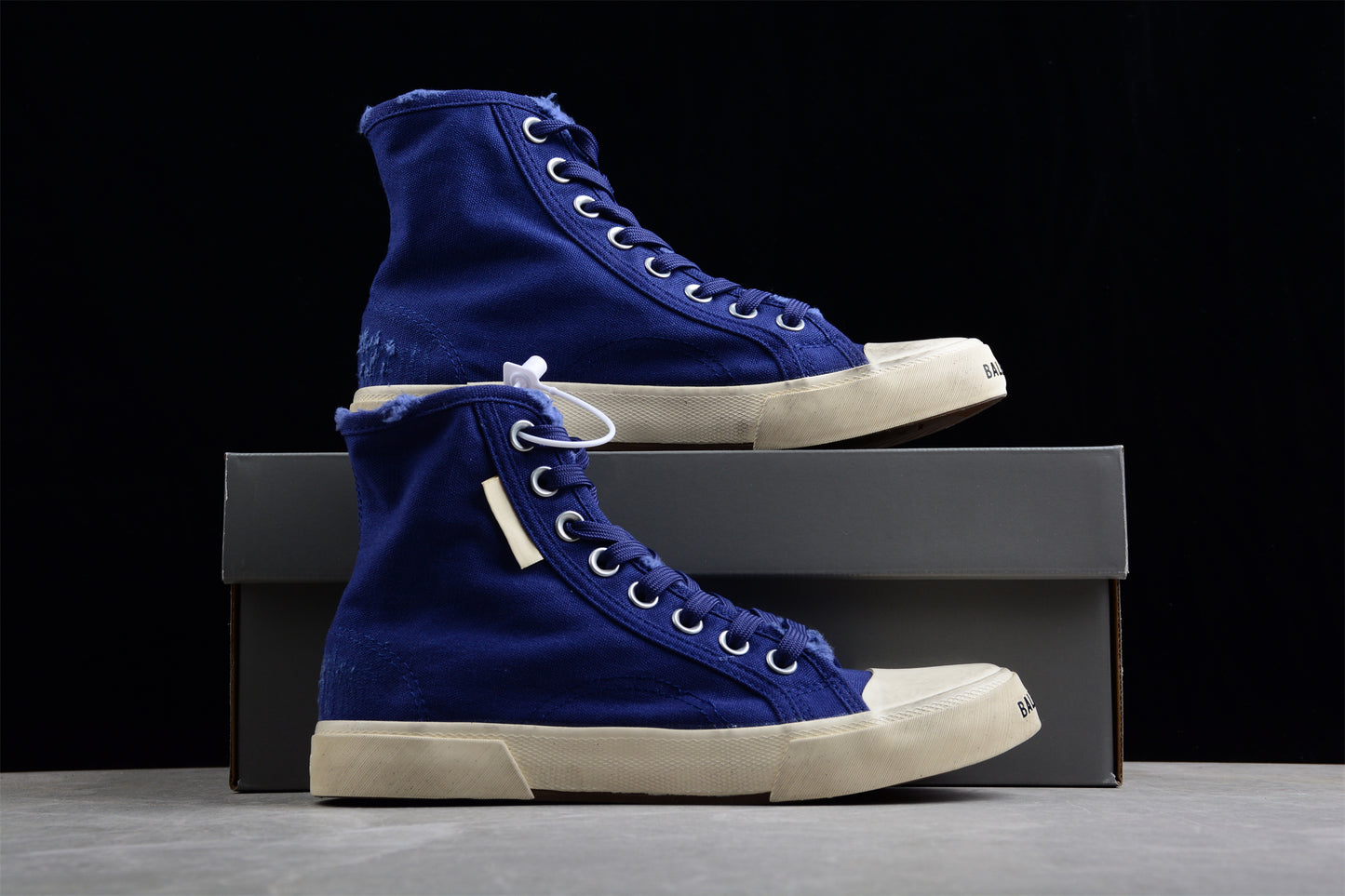 Q32 Balenciaga Vulc Destr