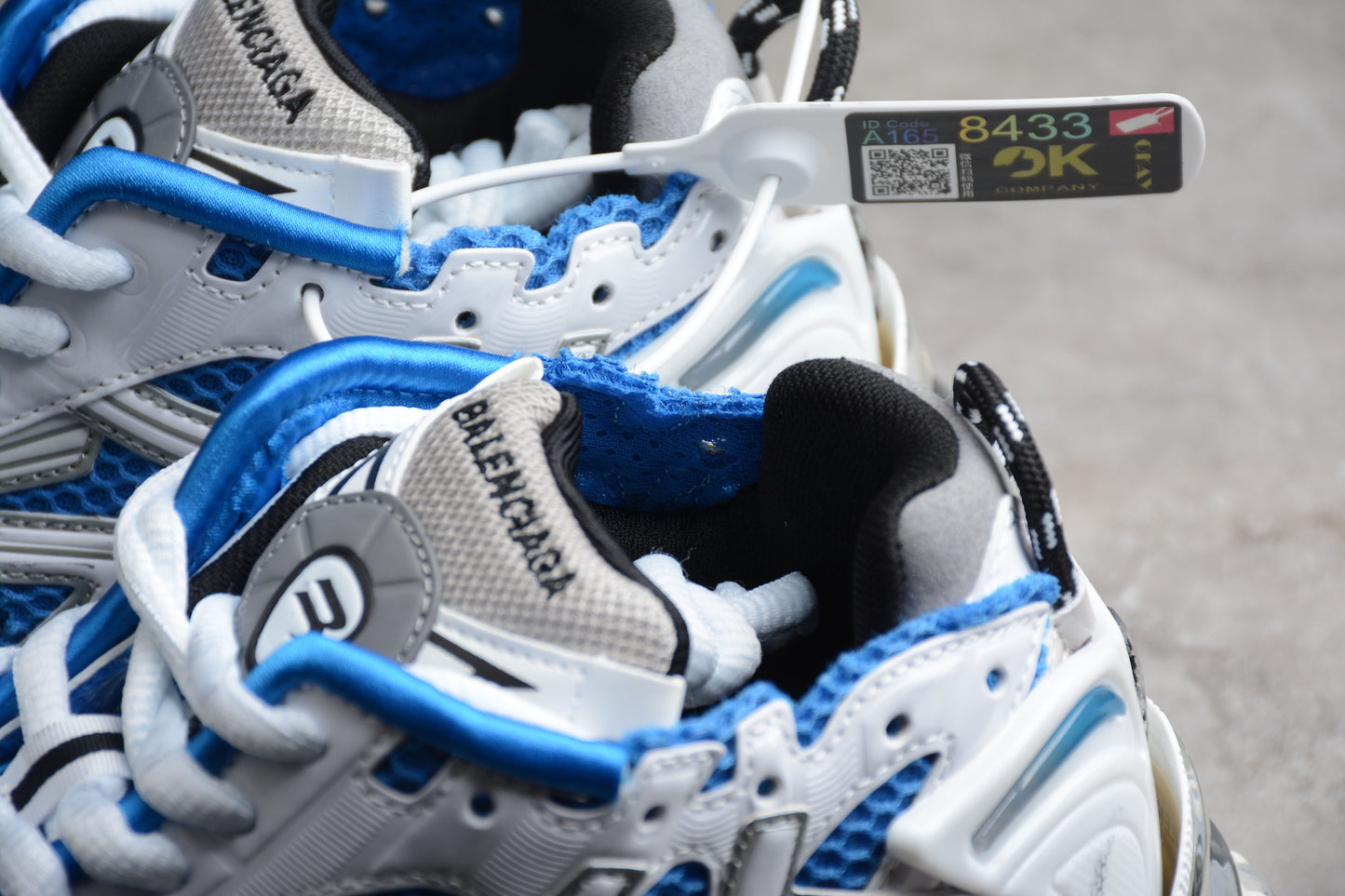 Q68 Balenciaga Runner