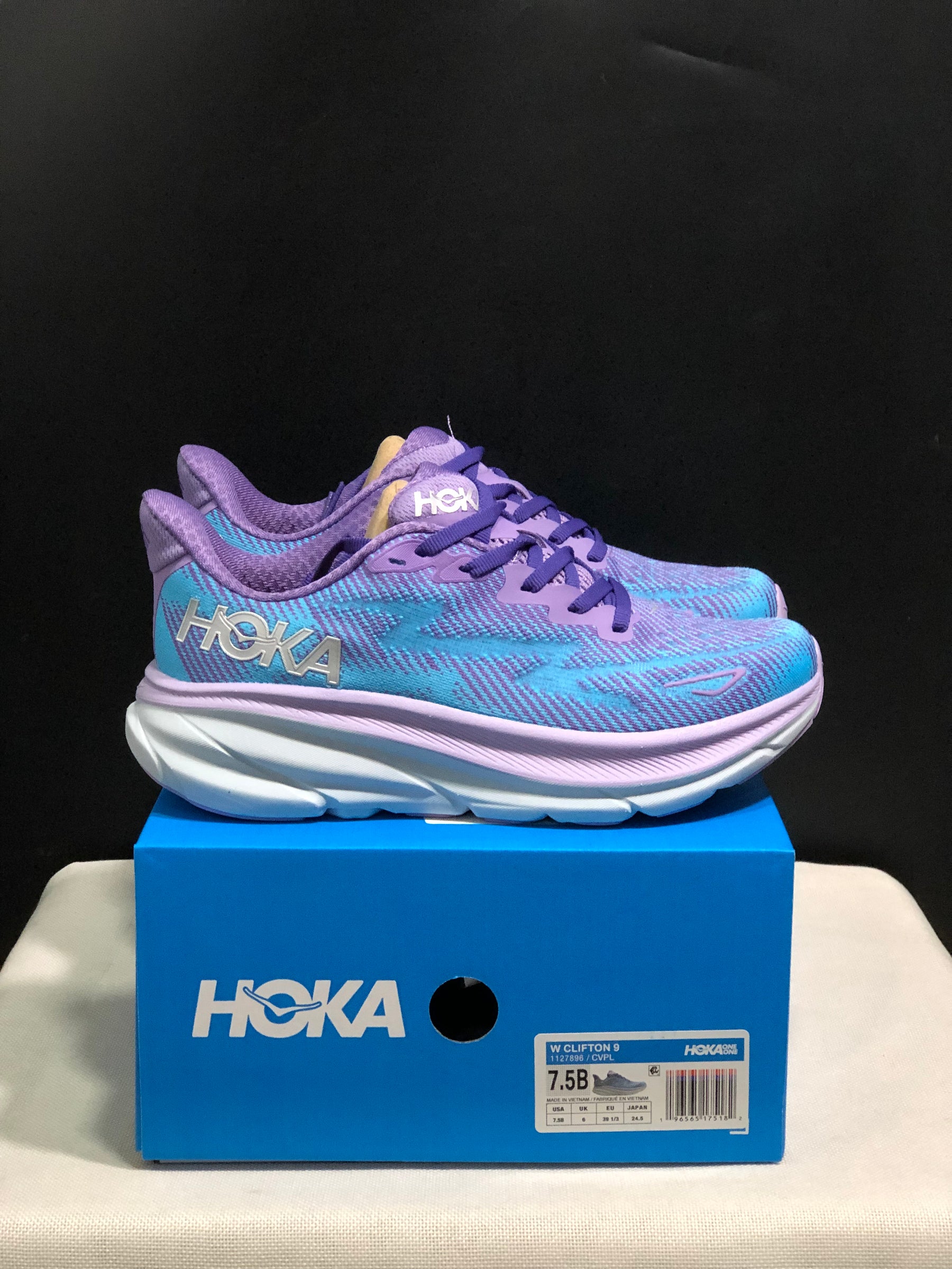 HOKA Clifton 9