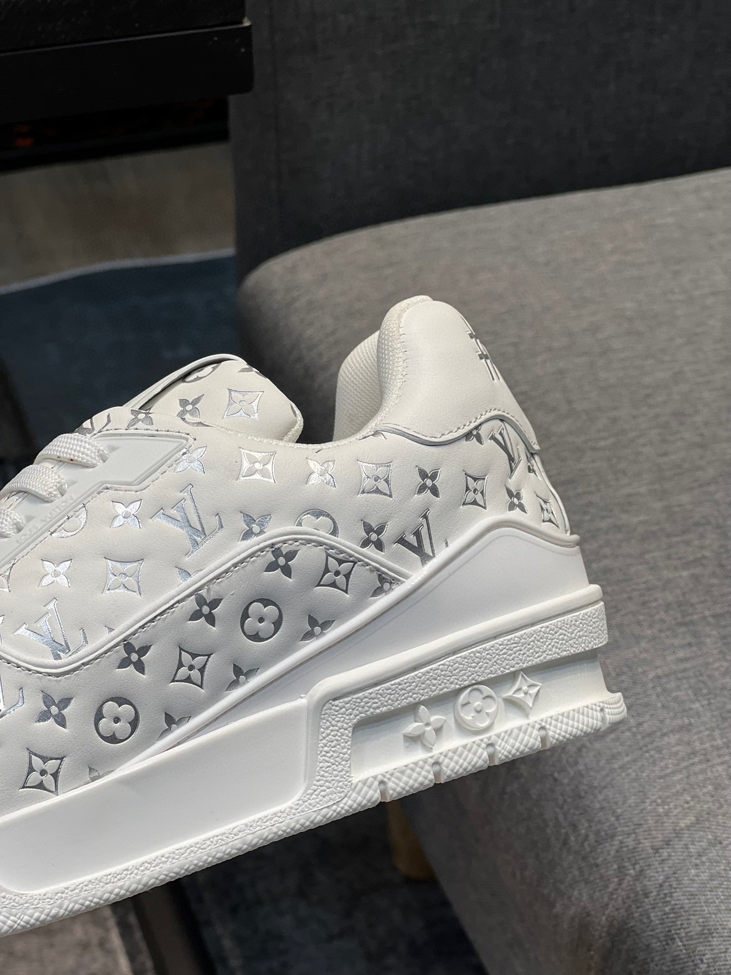 Tênis LV Trainer Prata