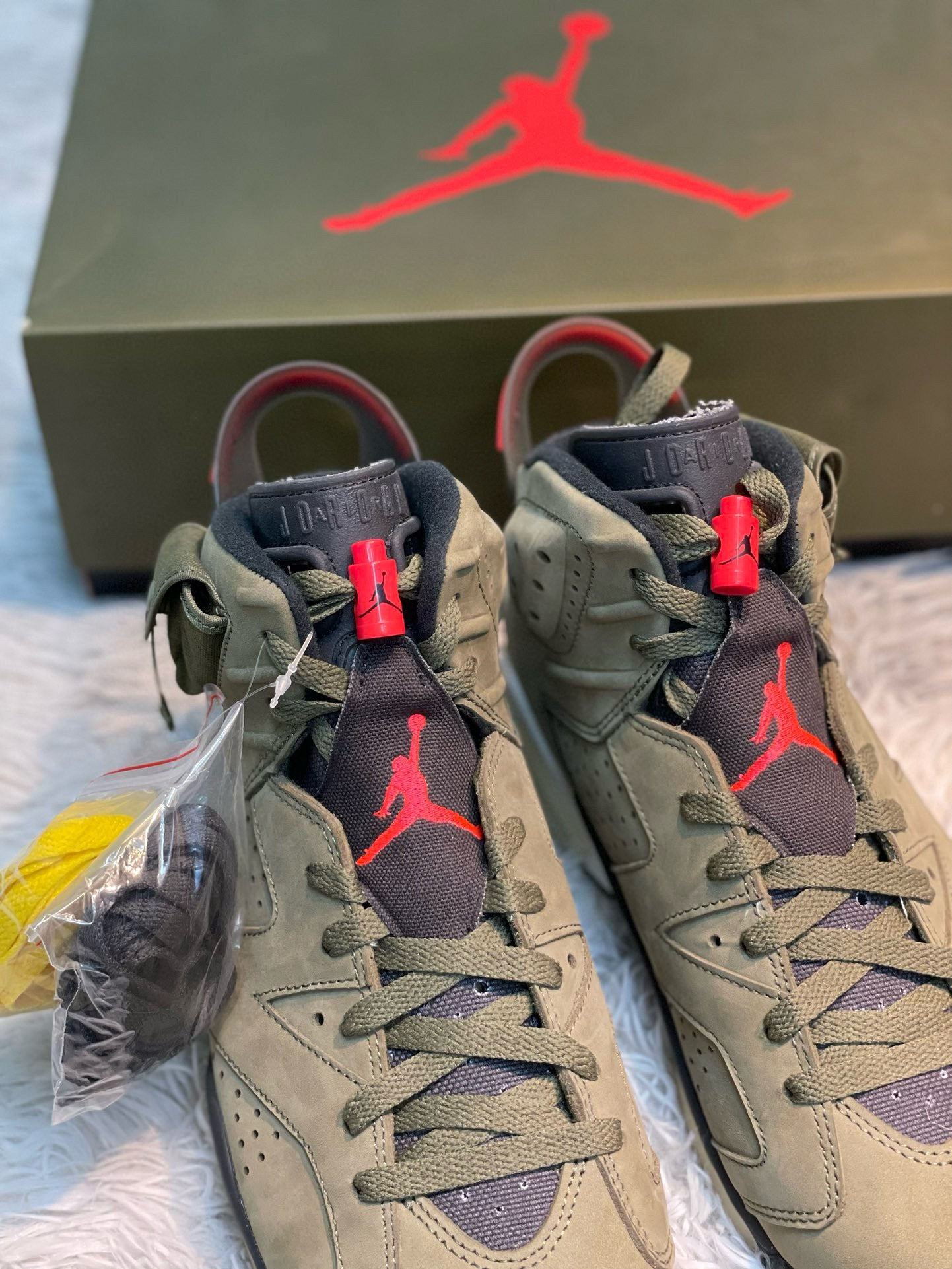 Jordan 6 Retro