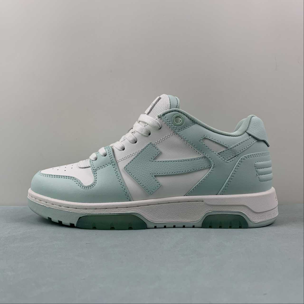 Off-White c/o Virgil Abloh