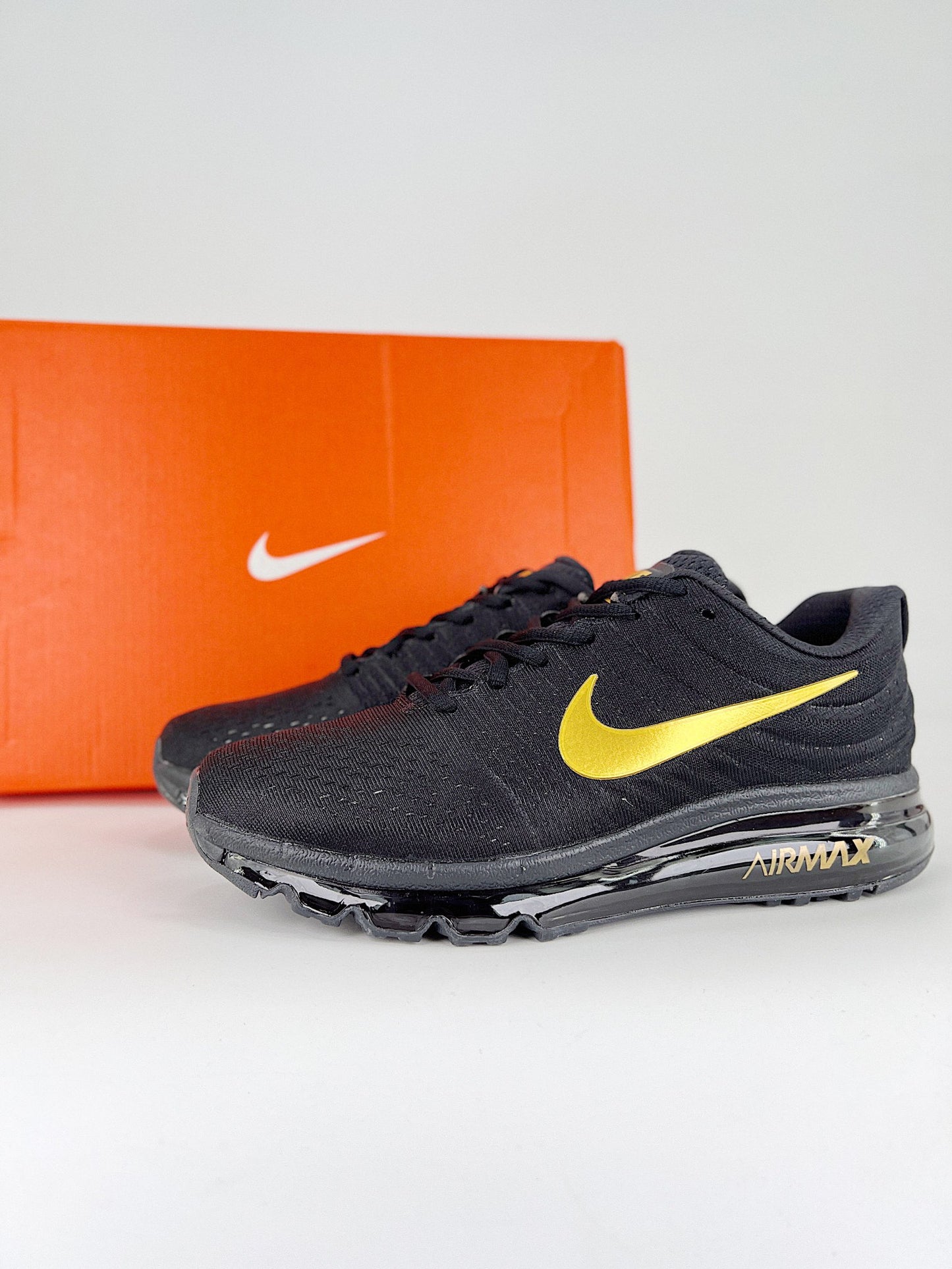 NIKE AIR MAX 2017