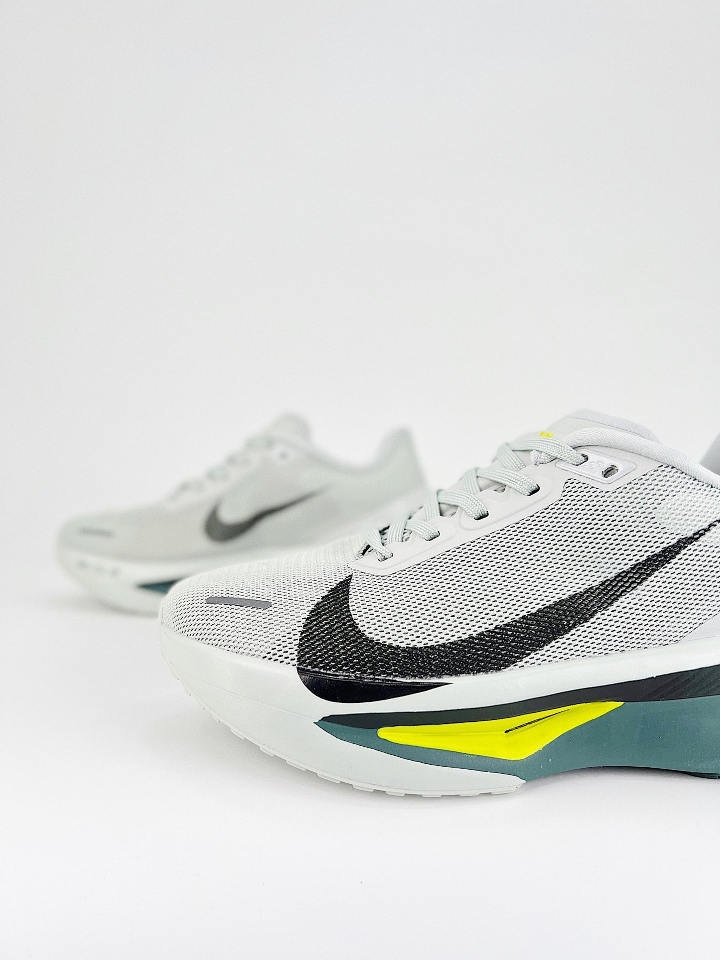 Nike ZoomX Invincible Run Flyknit 6