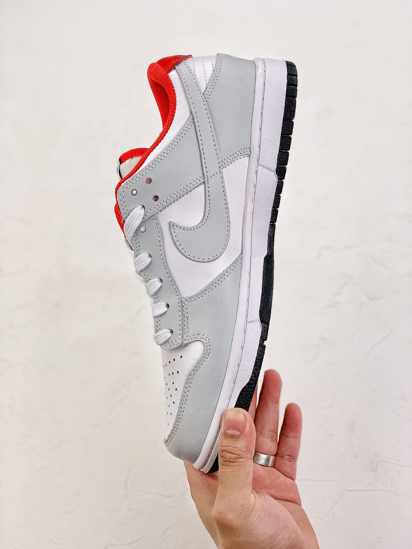 NIKE DUNK SB LOW