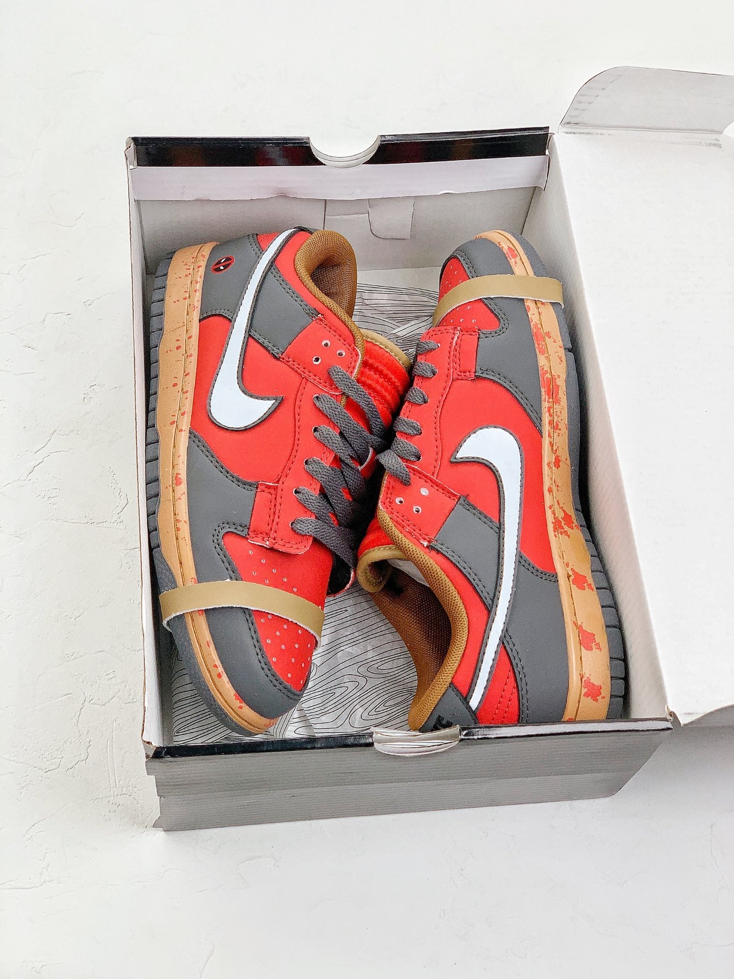 NIKE DUNK SB LOW