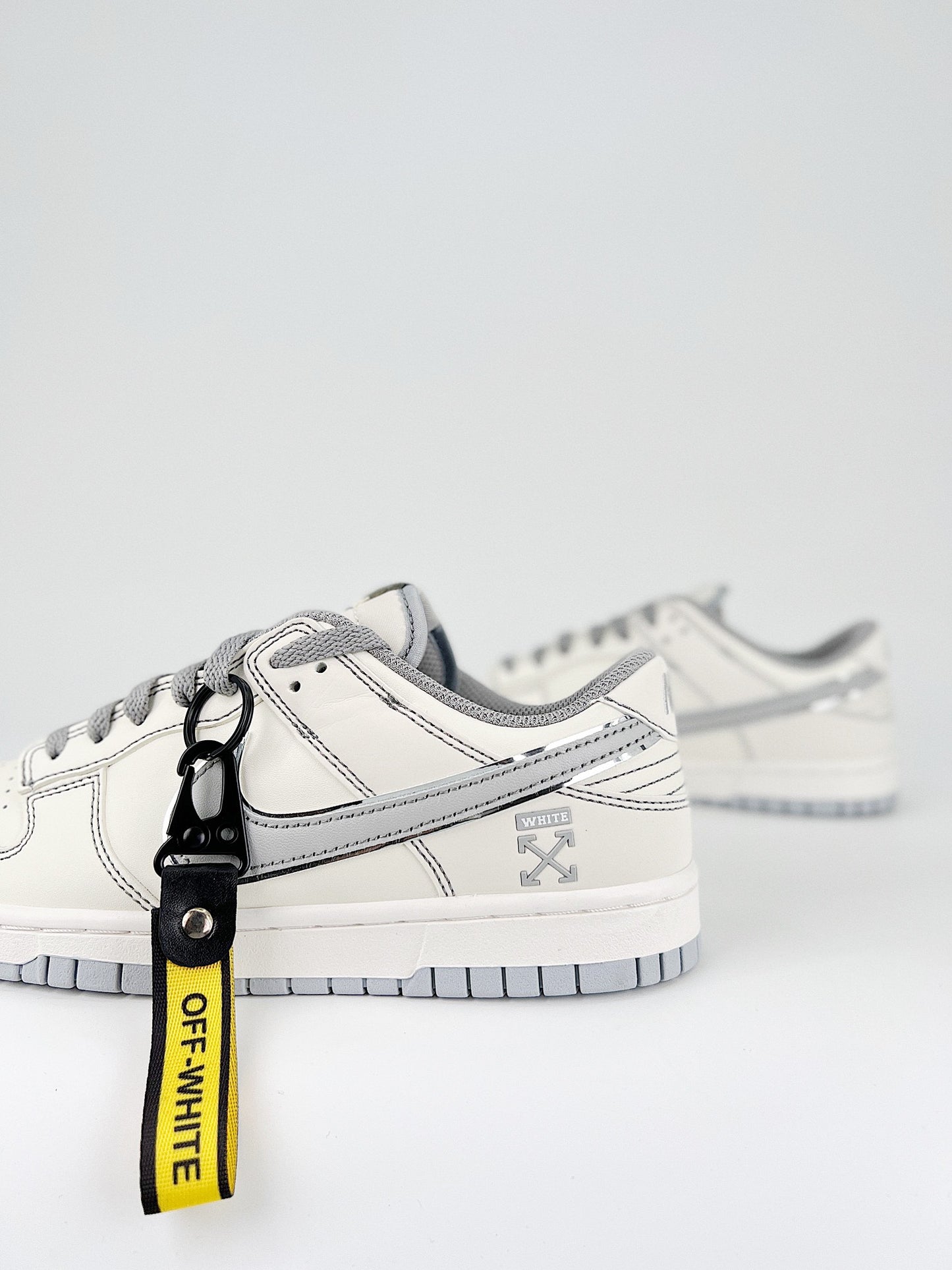 Nike Dunk Low x Off White