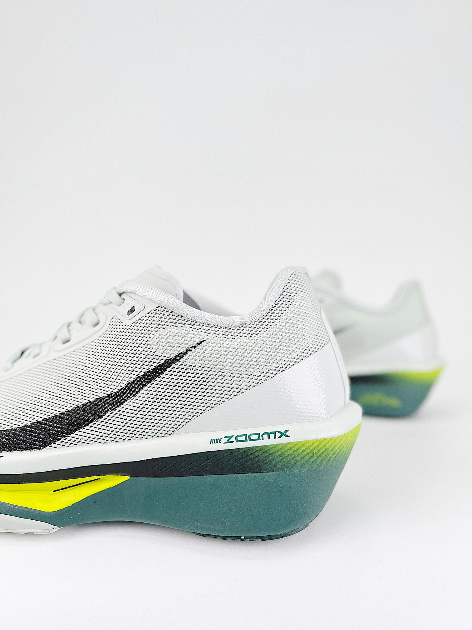 Nike ZoomX Invincible Run Flyknit 6