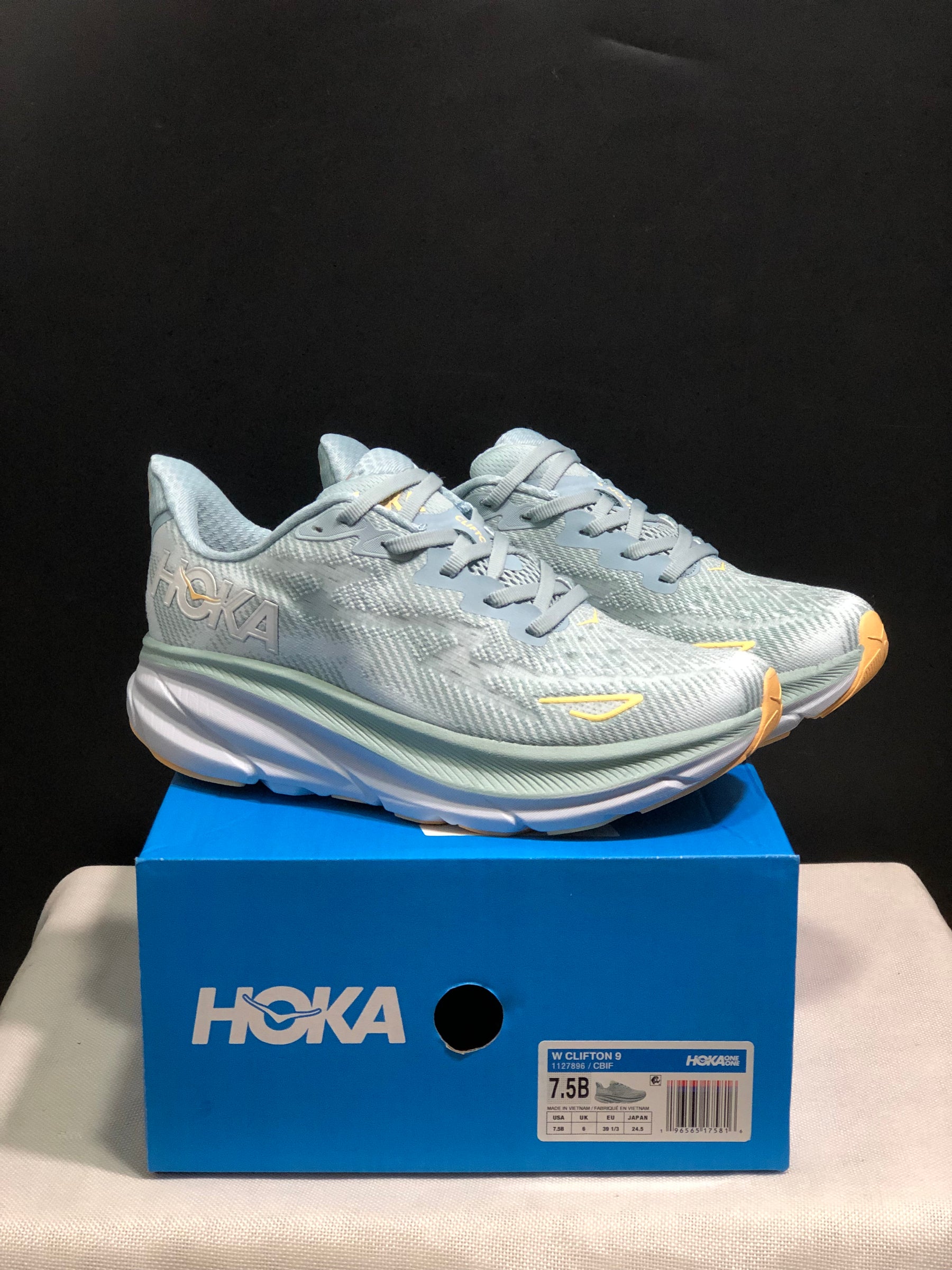 HOKA Clifton 9