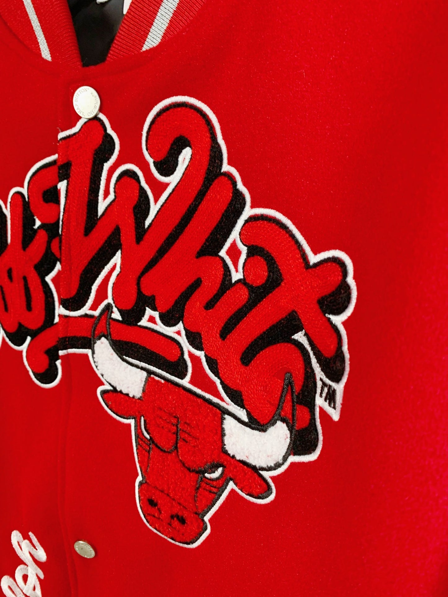 Jaqueta Off-White Varsity Chicago Bulls Red