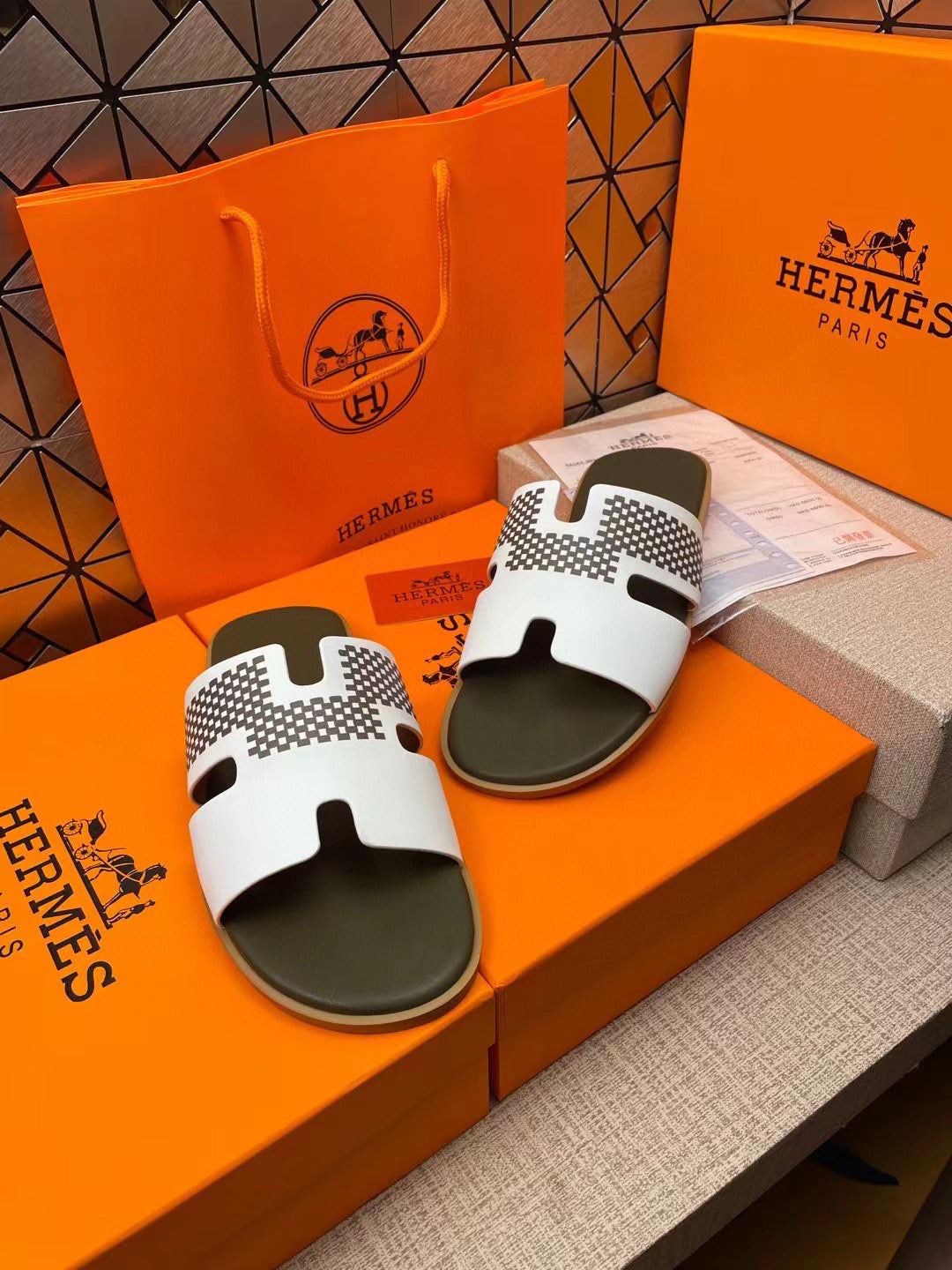 Chinelo Hermes