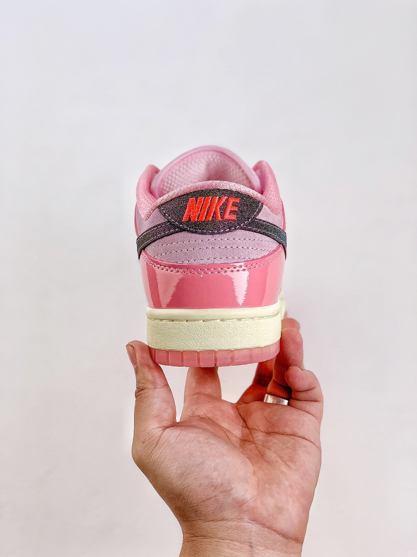 Nike Dunk Low Barbie
