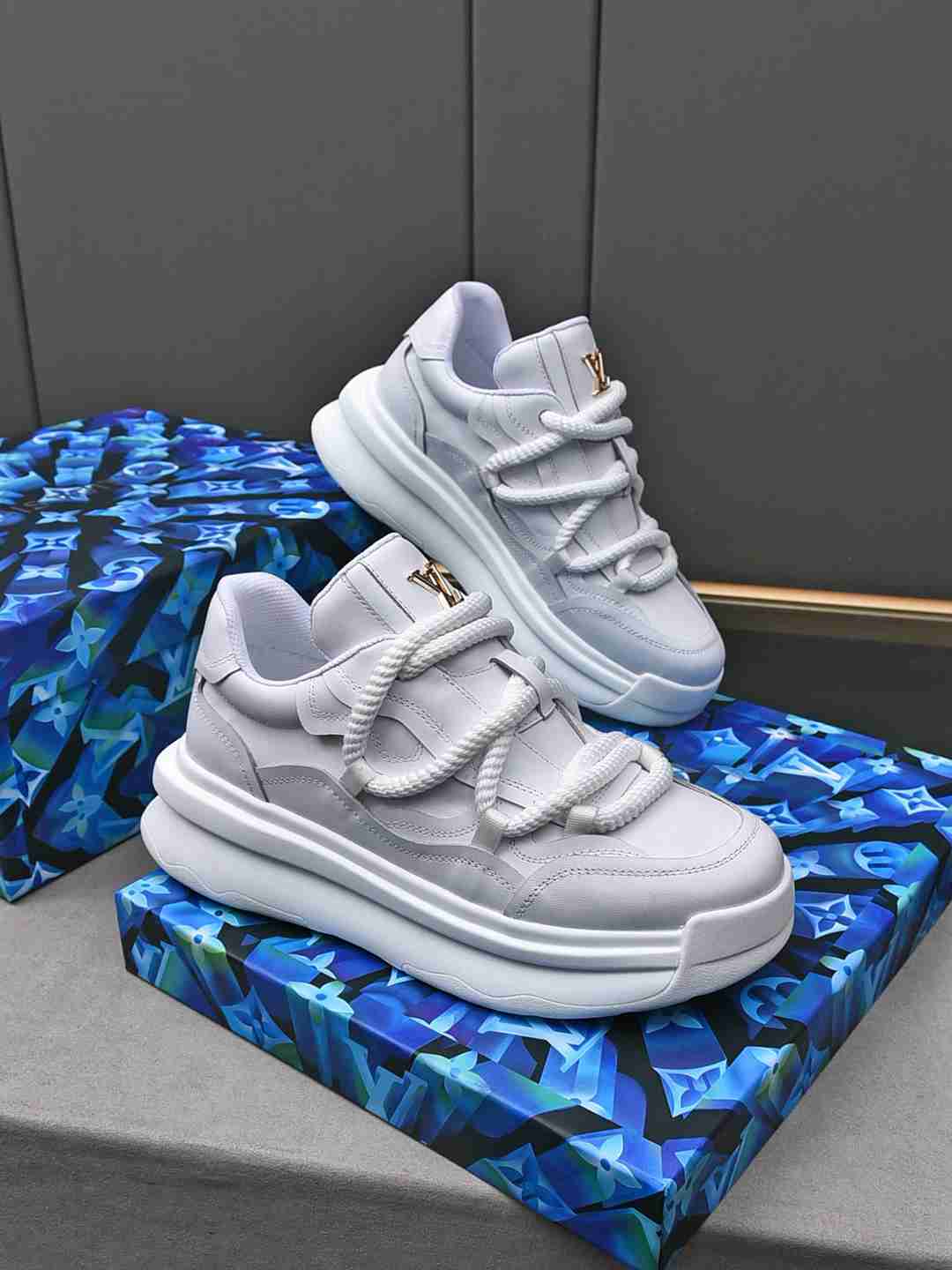 Tênis Louis Vuitton