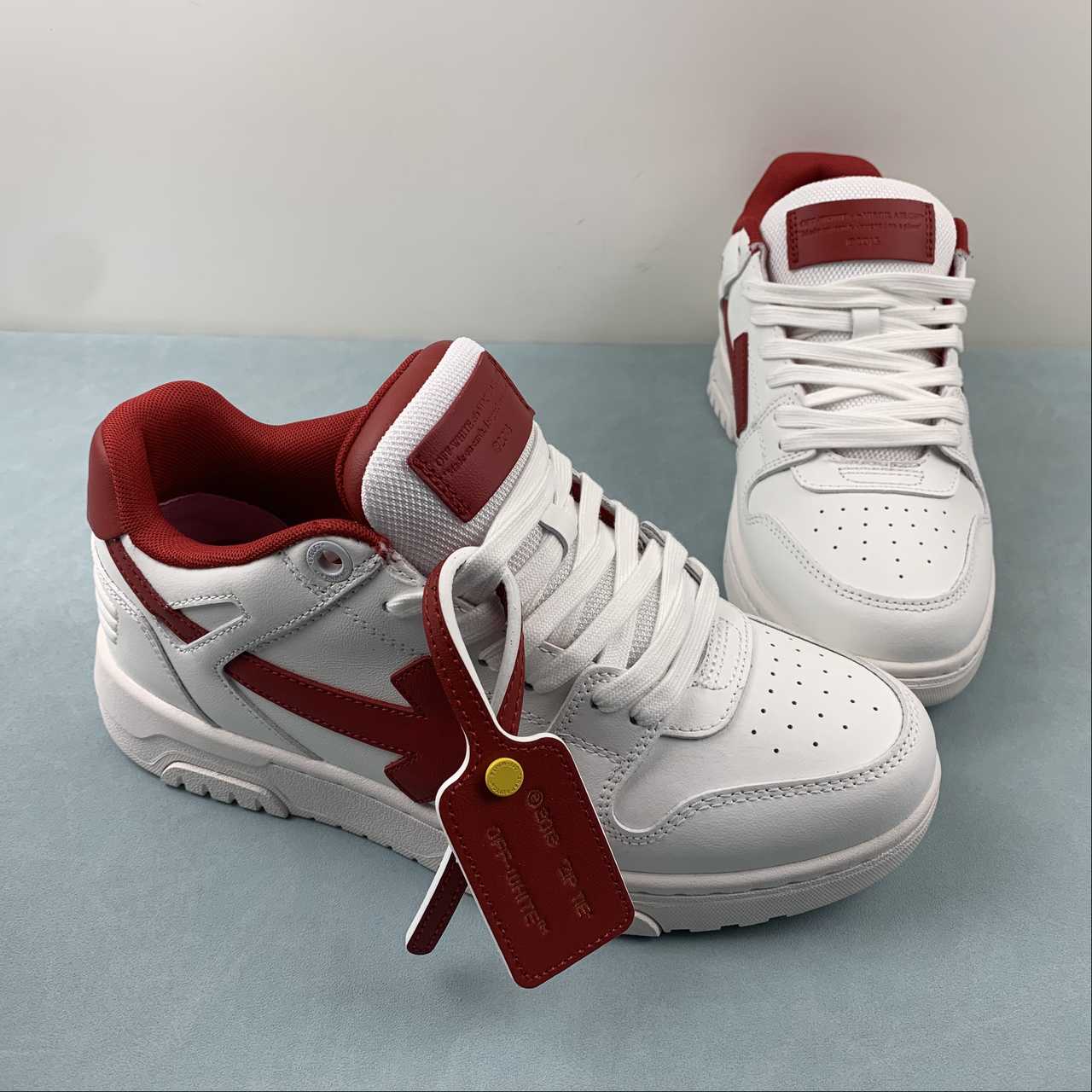 Off-White c/o Virgil Abloh