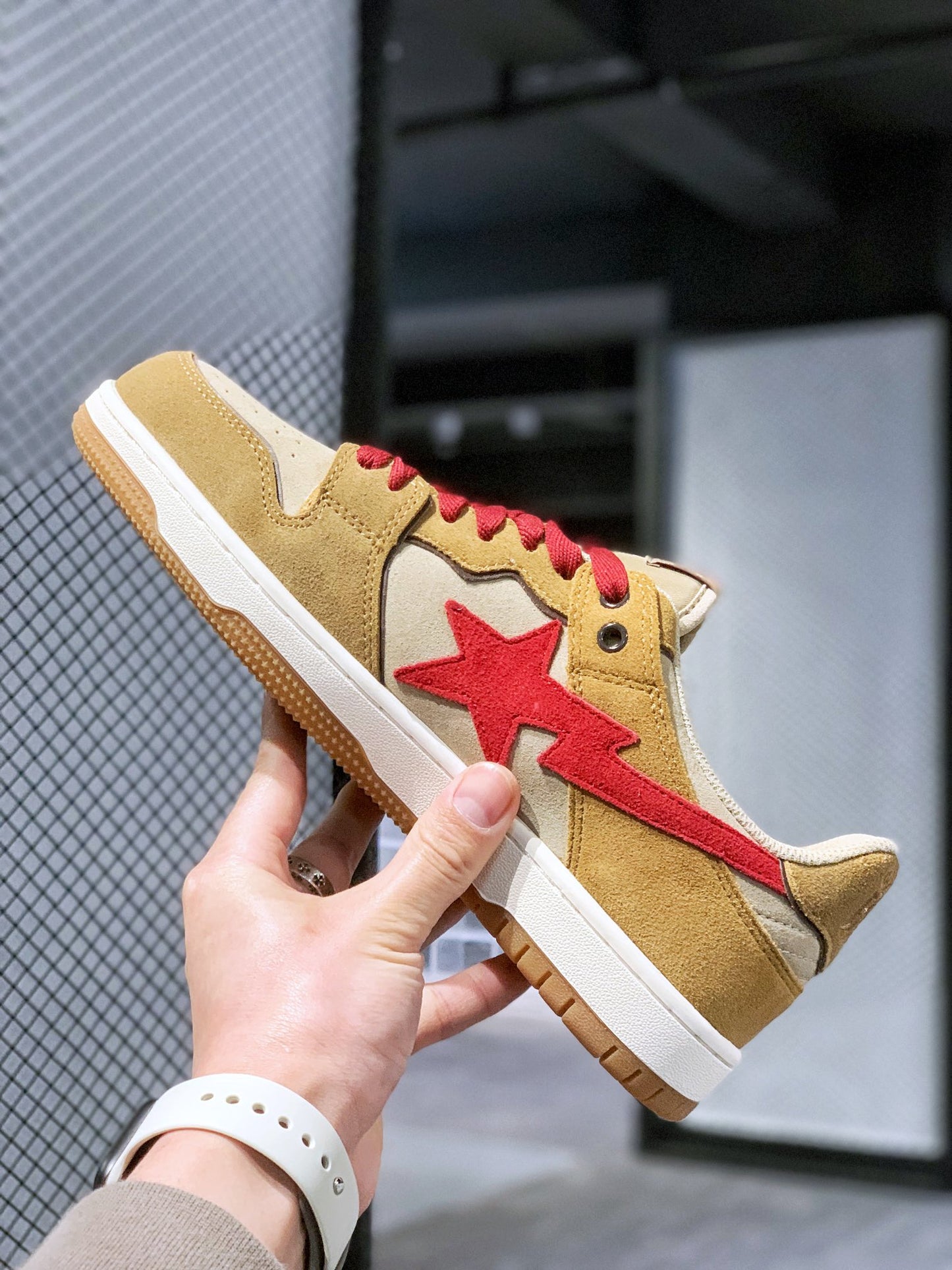 BAPE