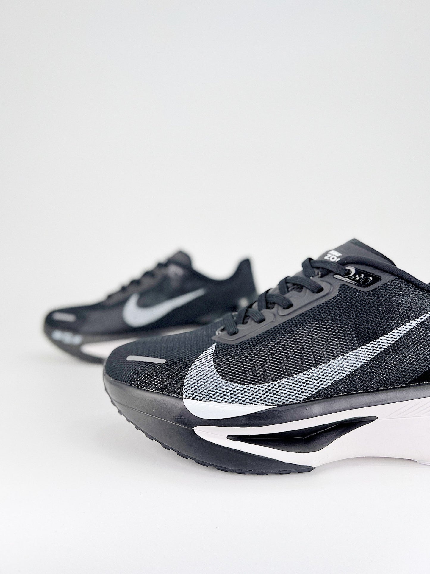 Nike ZoomX Invincible Run Flyknit 6