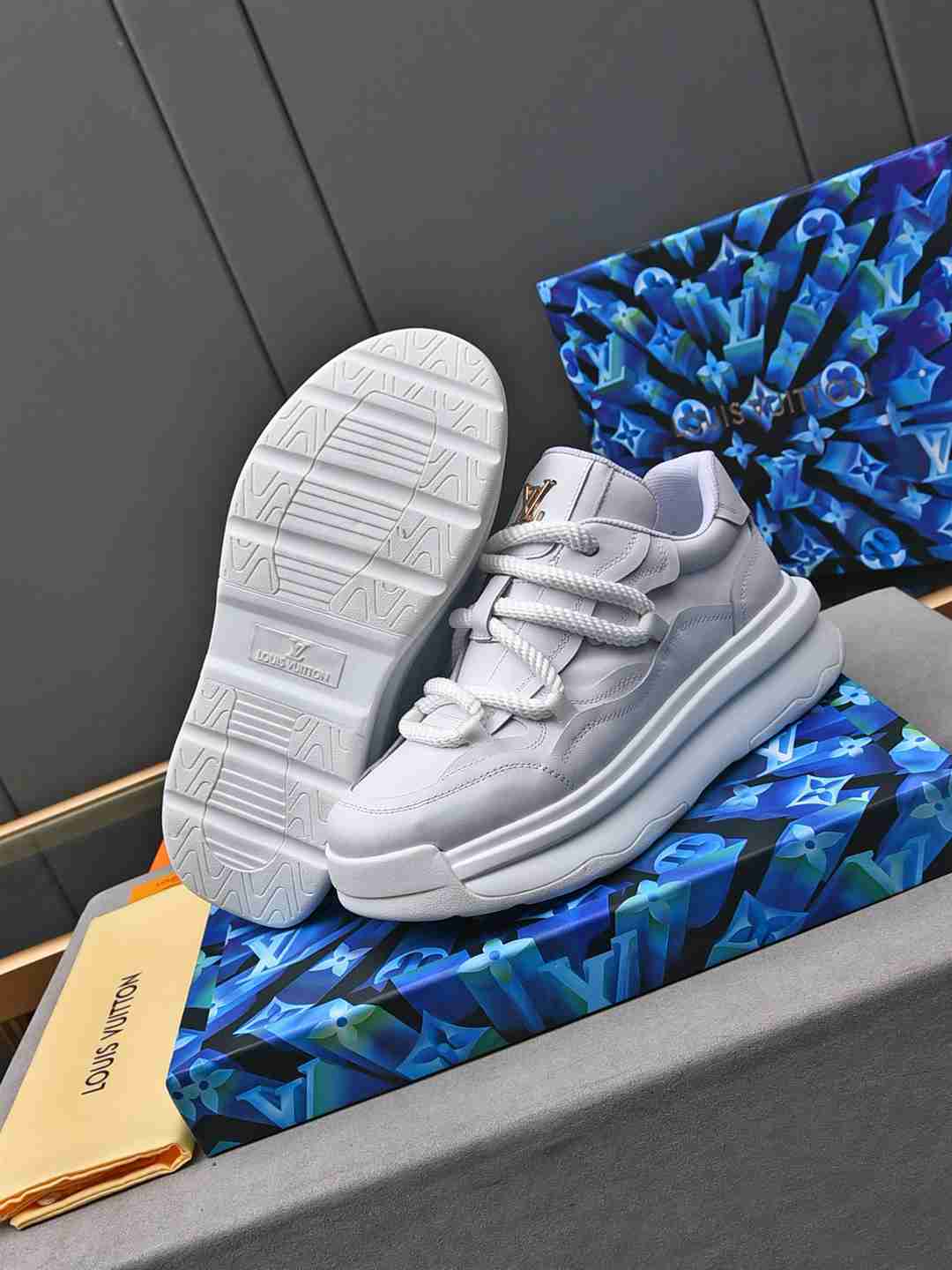 Tênis Louis Vuitton