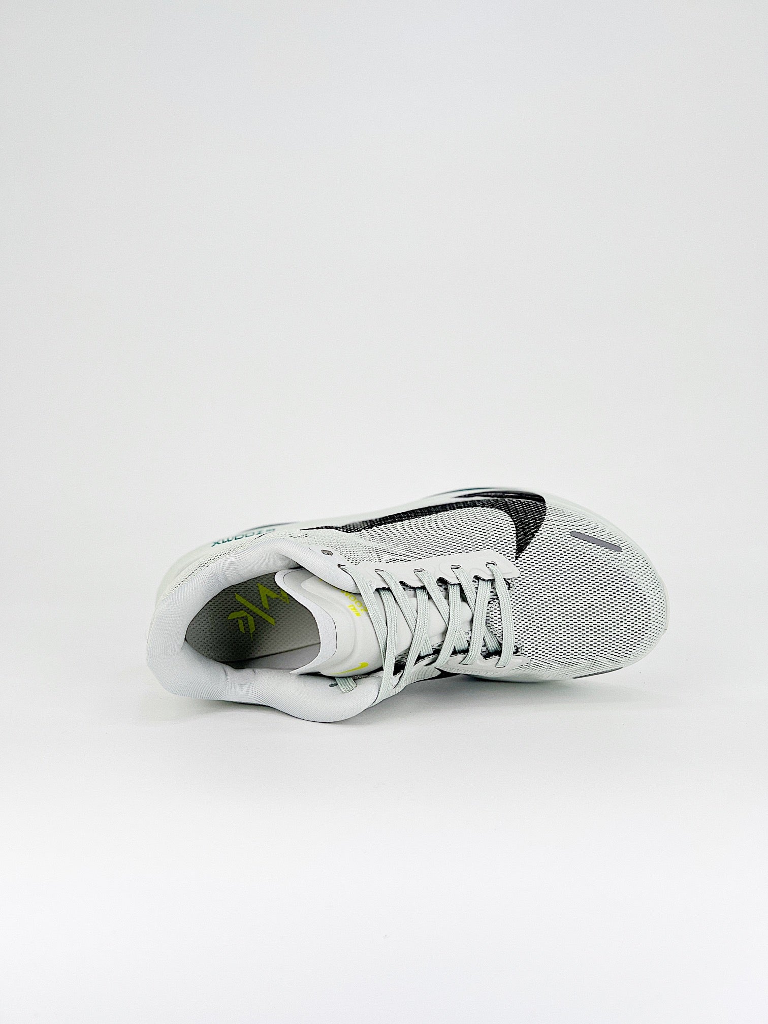 Nike ZoomX Invincible Run Flyknit 6