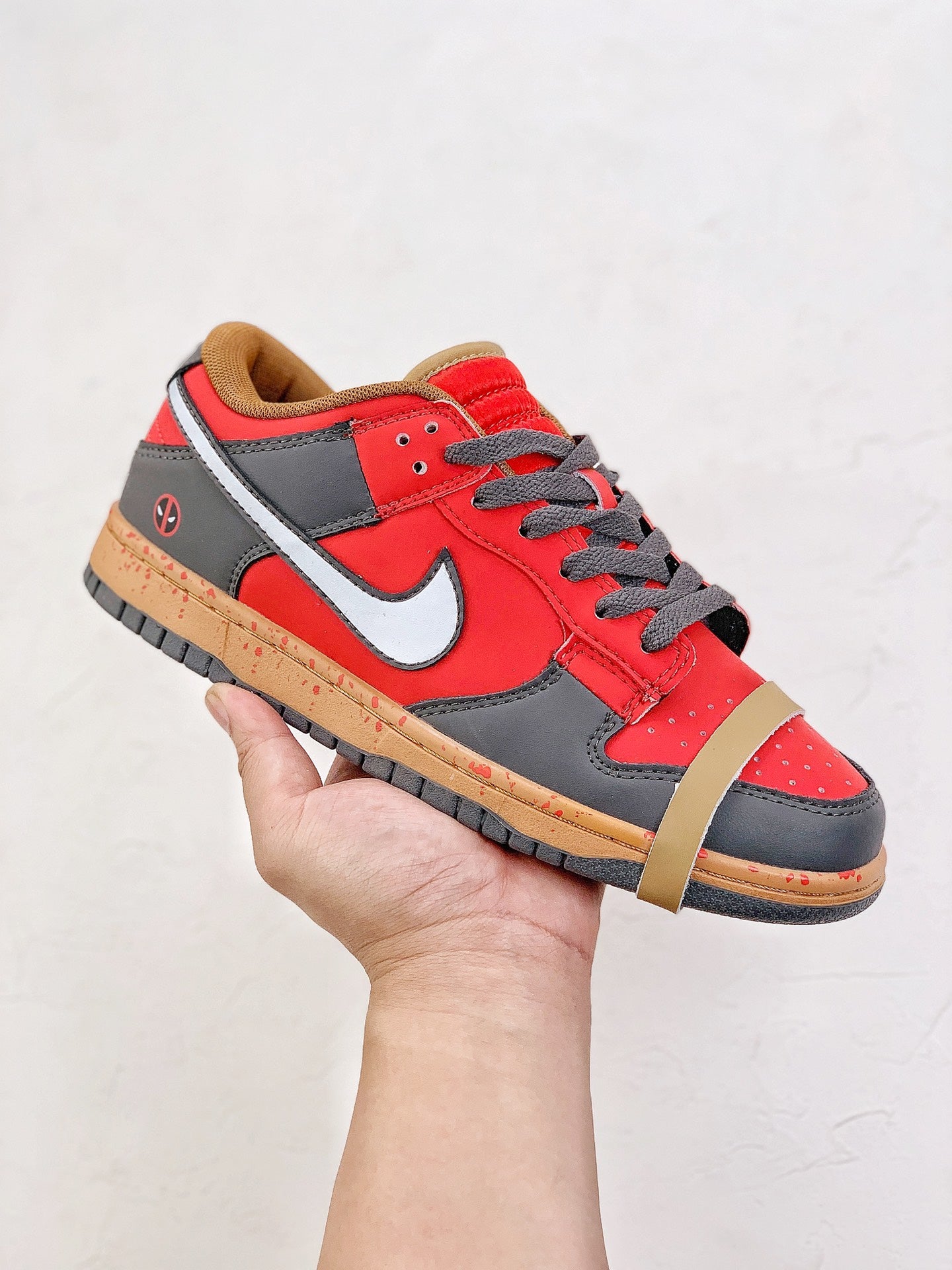 NIKE DUNK SB LOW