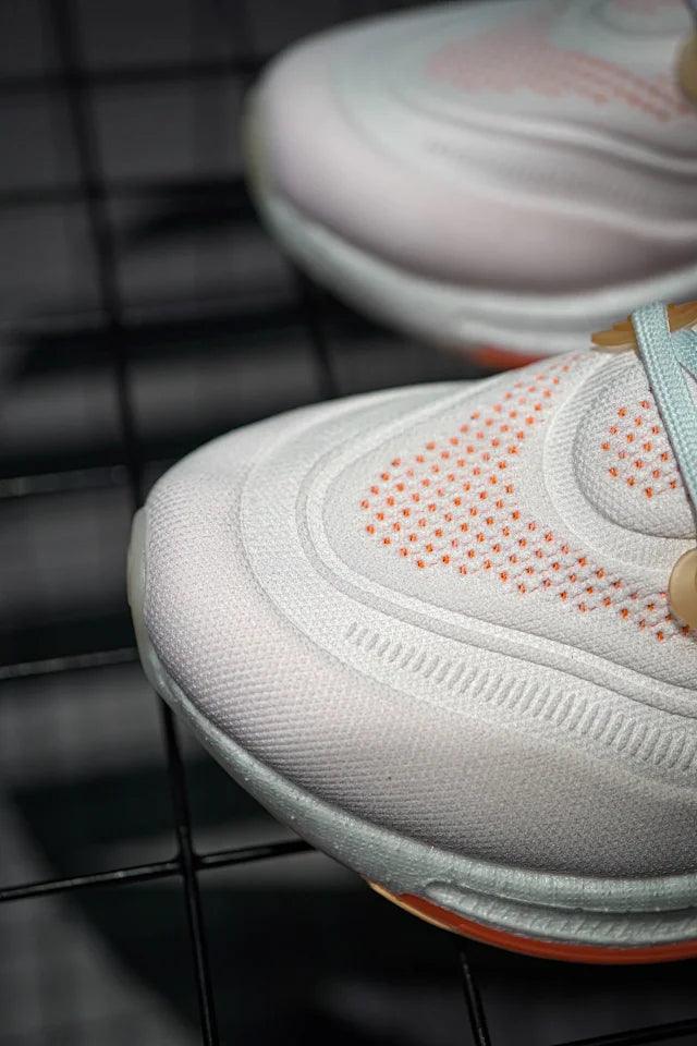 Adidas UItra Boost Light