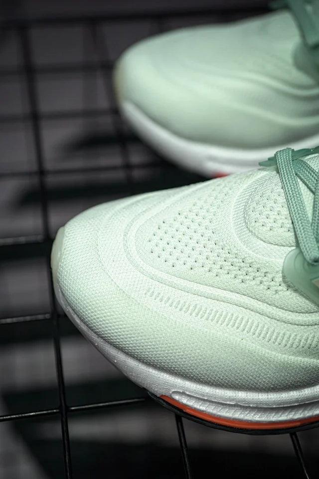 Adidas UItra Boost Light