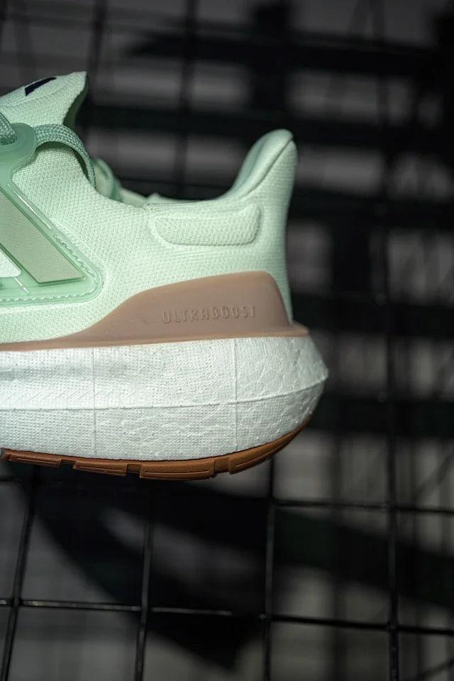 Adidas UItra Boost Light