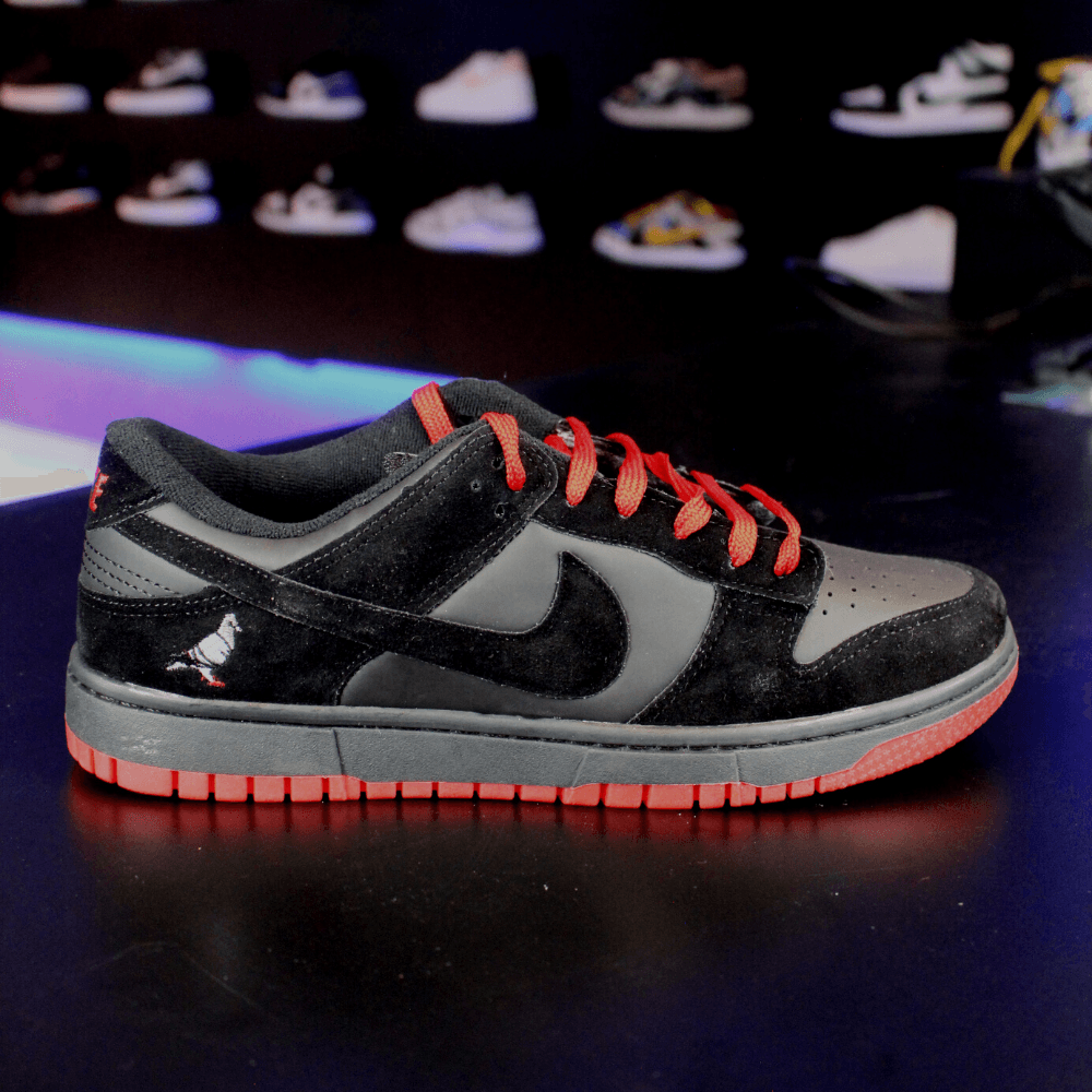 Nike Dunk SB ‘Black Pigeon’