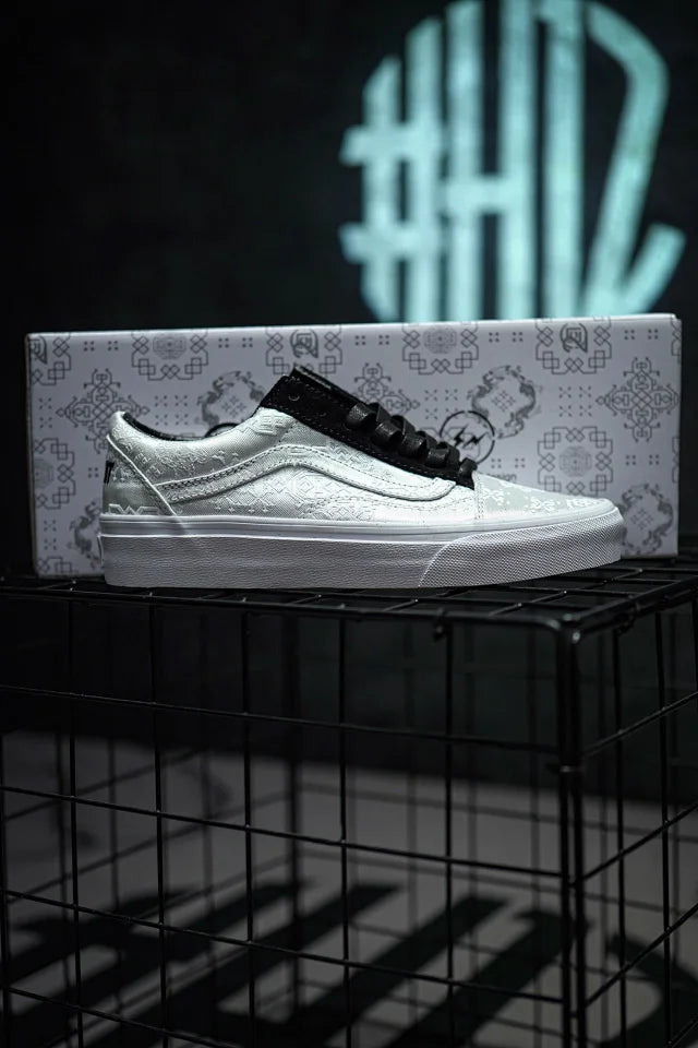 Design de coágulo x fragmento x colaboração Vans