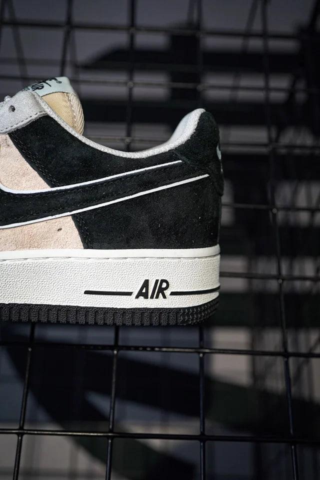 Nike Air Force 1 Low Grey & Camurça Preta
