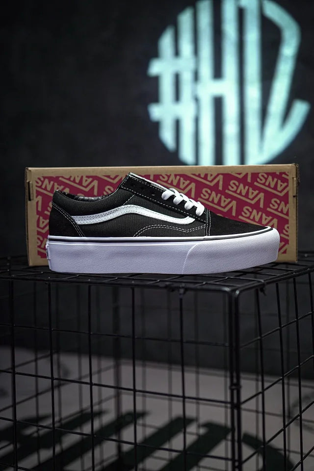 Vans Old Skool Classic Preto & Sola Grossa Branca