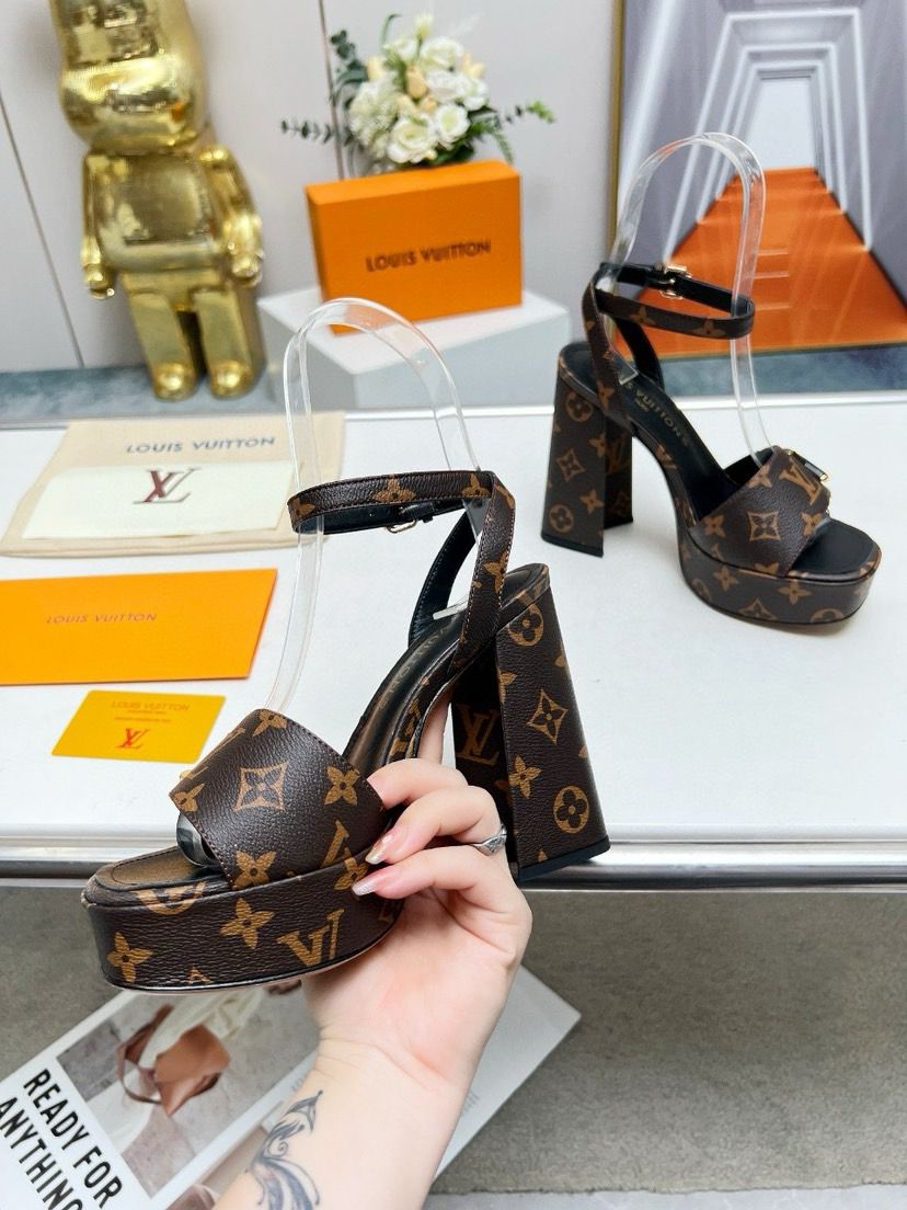 Sandália Louis Vuitton