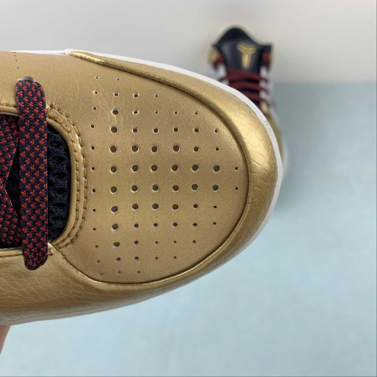 Nike Kobe 4 Protro Gold Medal