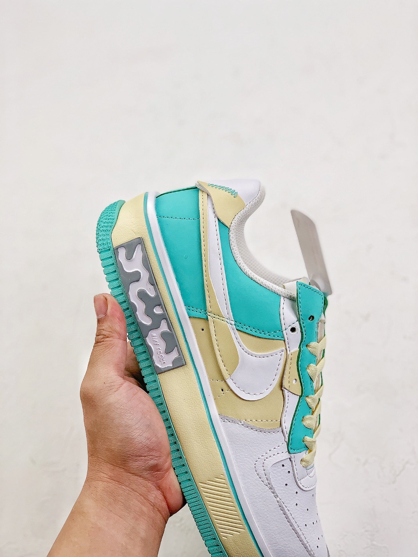 NIKE AIR FORCE 1