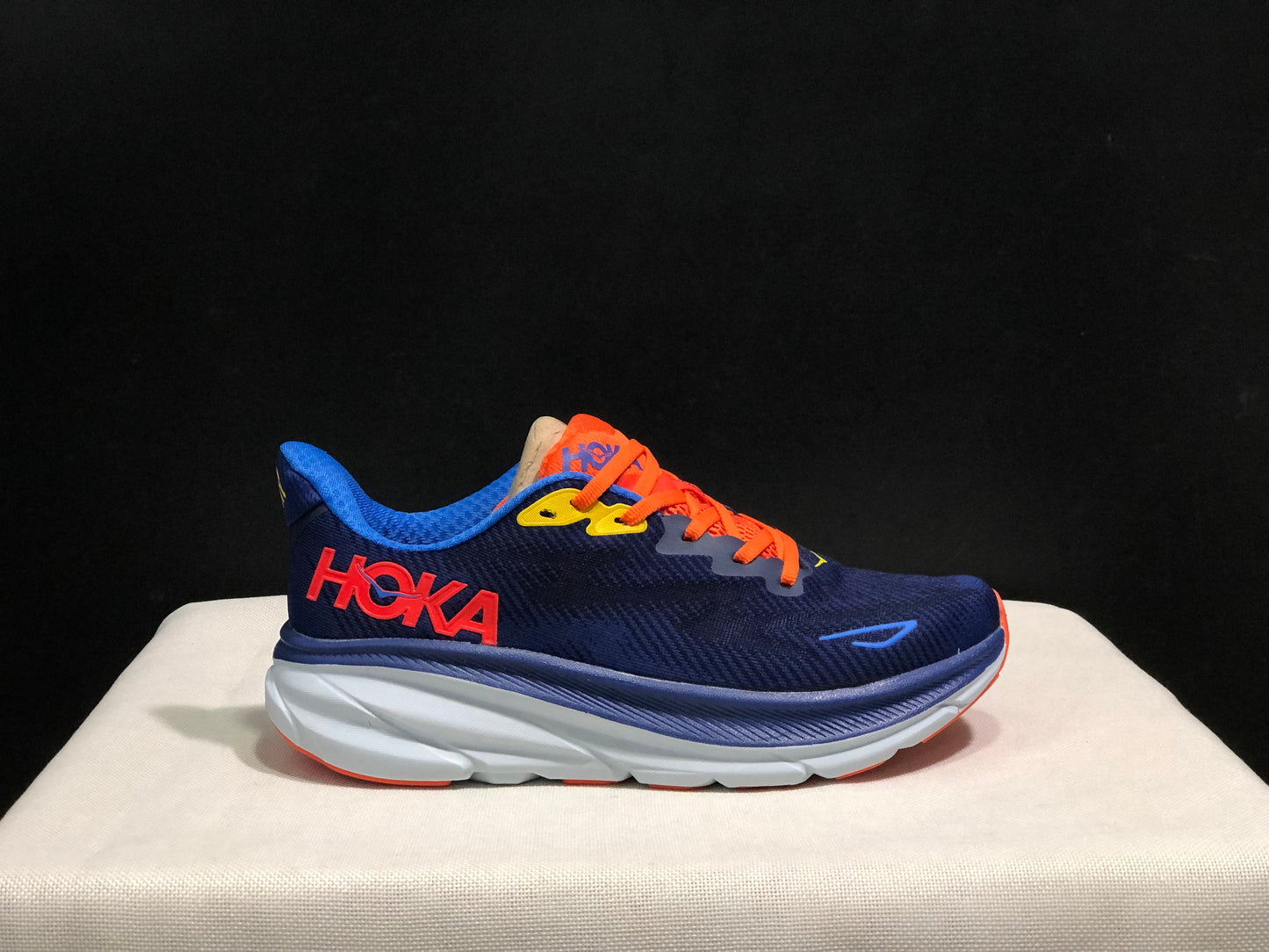HOKA Clifton 9
