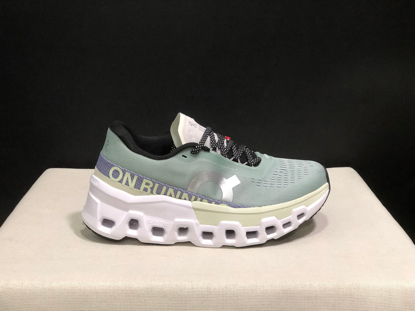 ON Cloudmonster 2