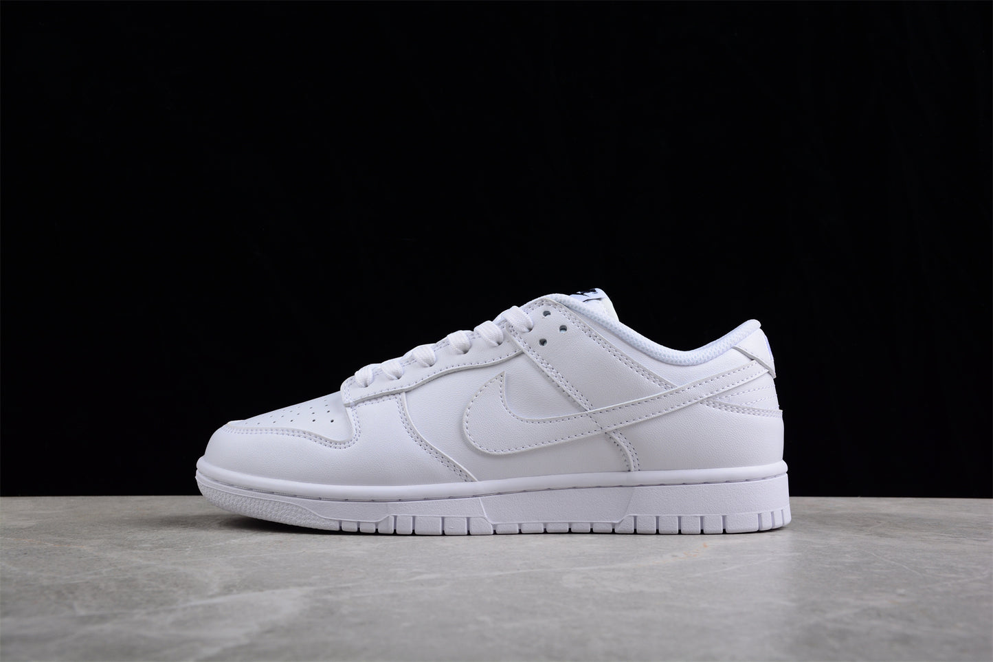 Nike Dunk Low "Triple White"