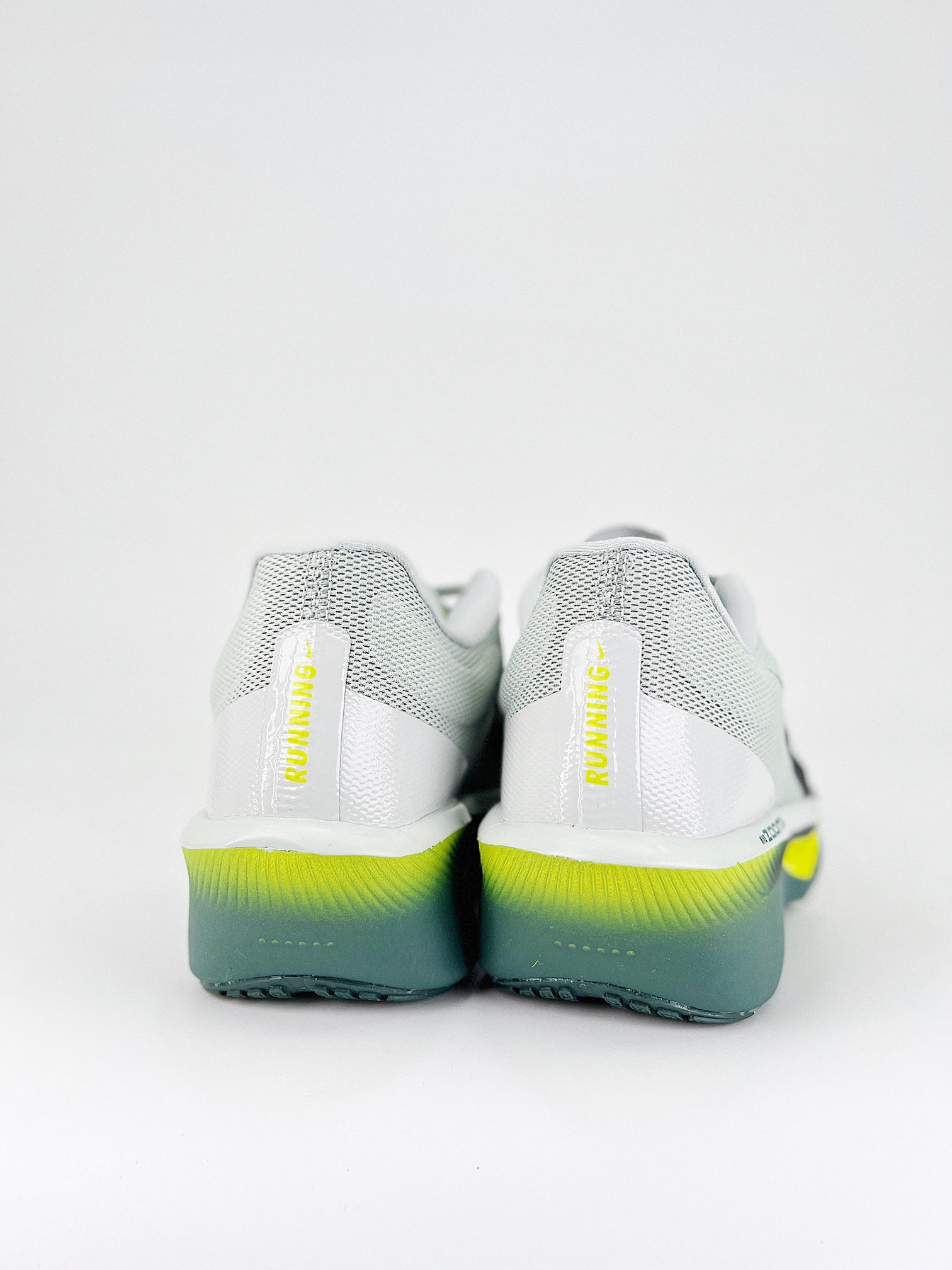 Nike ZoomX Invincible Run Flyknit 6