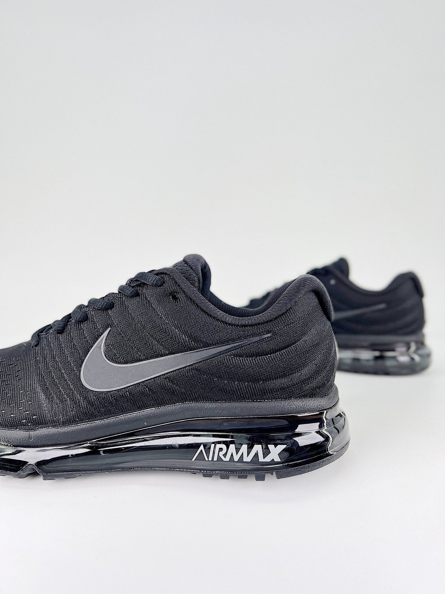 NIKE AIR MAX 2017