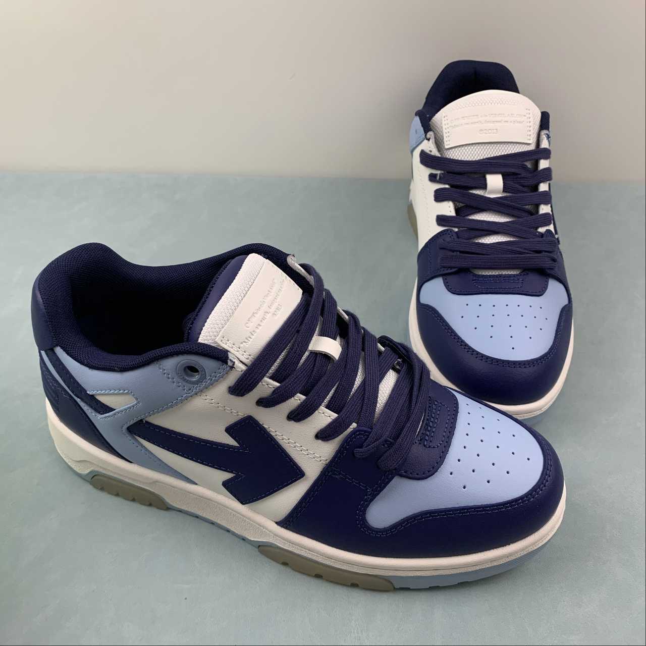 Off-White c/o Virgil Abloh