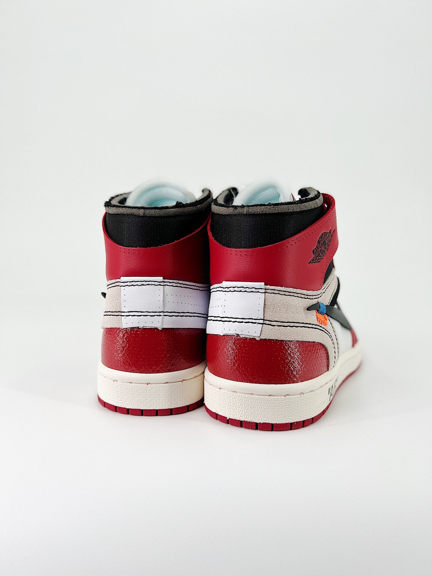 Off-White x Air Jordan 1 Retro High OG “UNC”