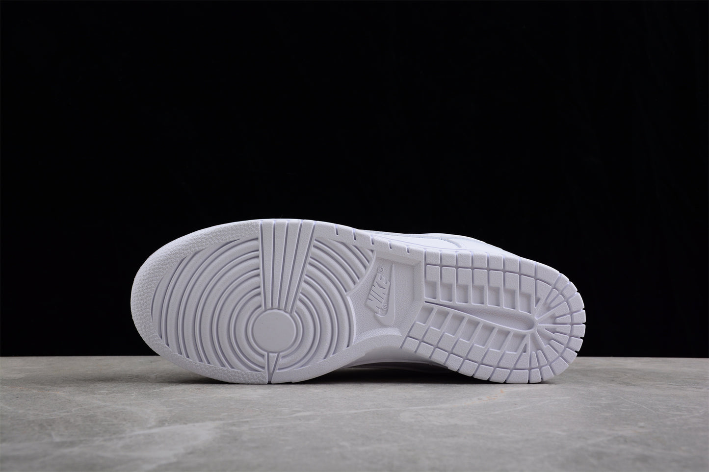 Nike Dunk Low "Triple White"