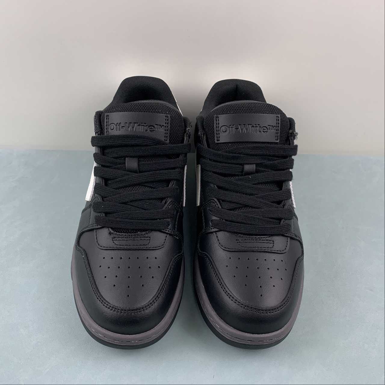 Off-White c/o Virgil Abloh