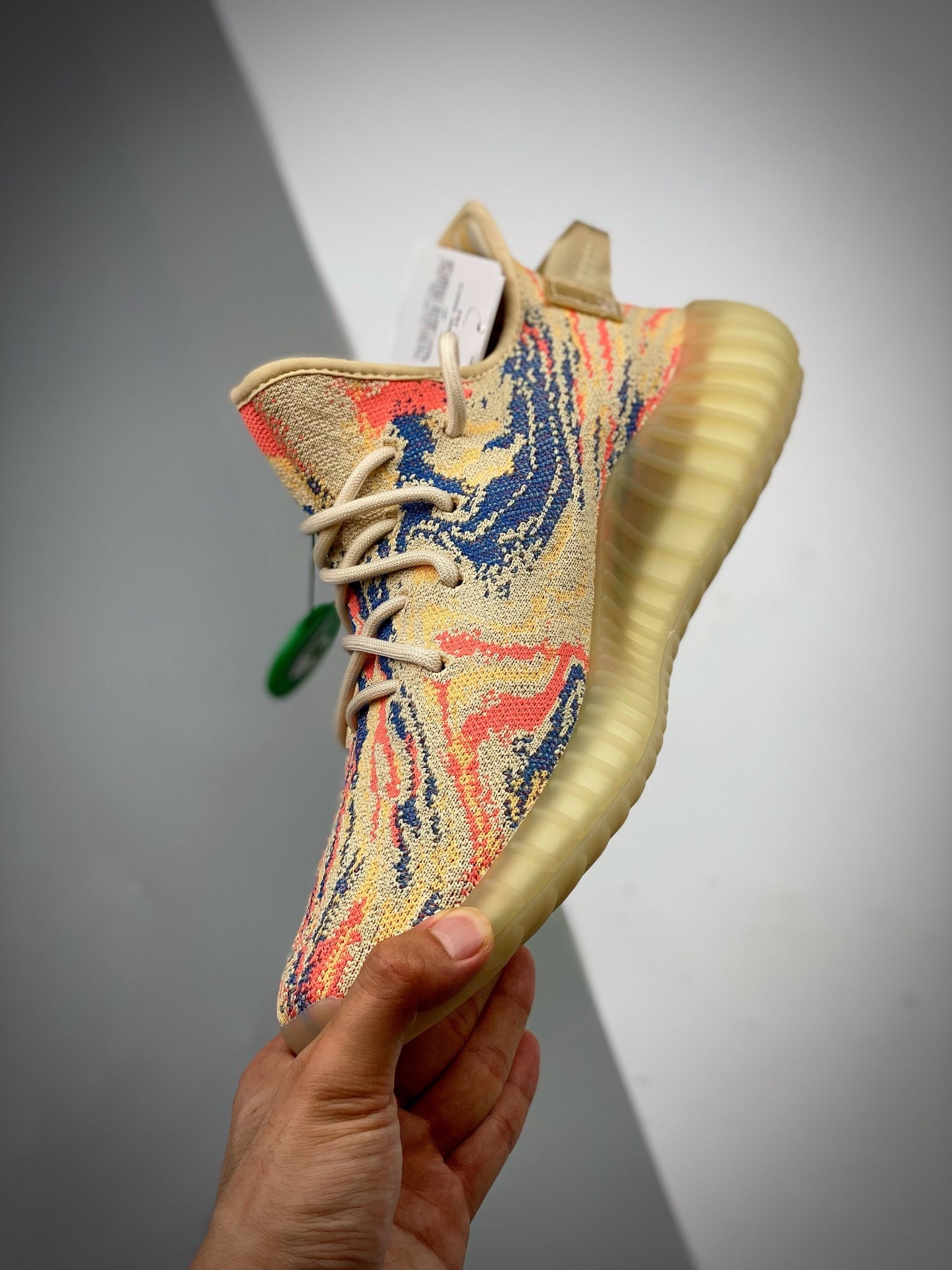 Yeezy 350V2 "MX Oat" Tyrannosaurusmon. Versão exclusiva.