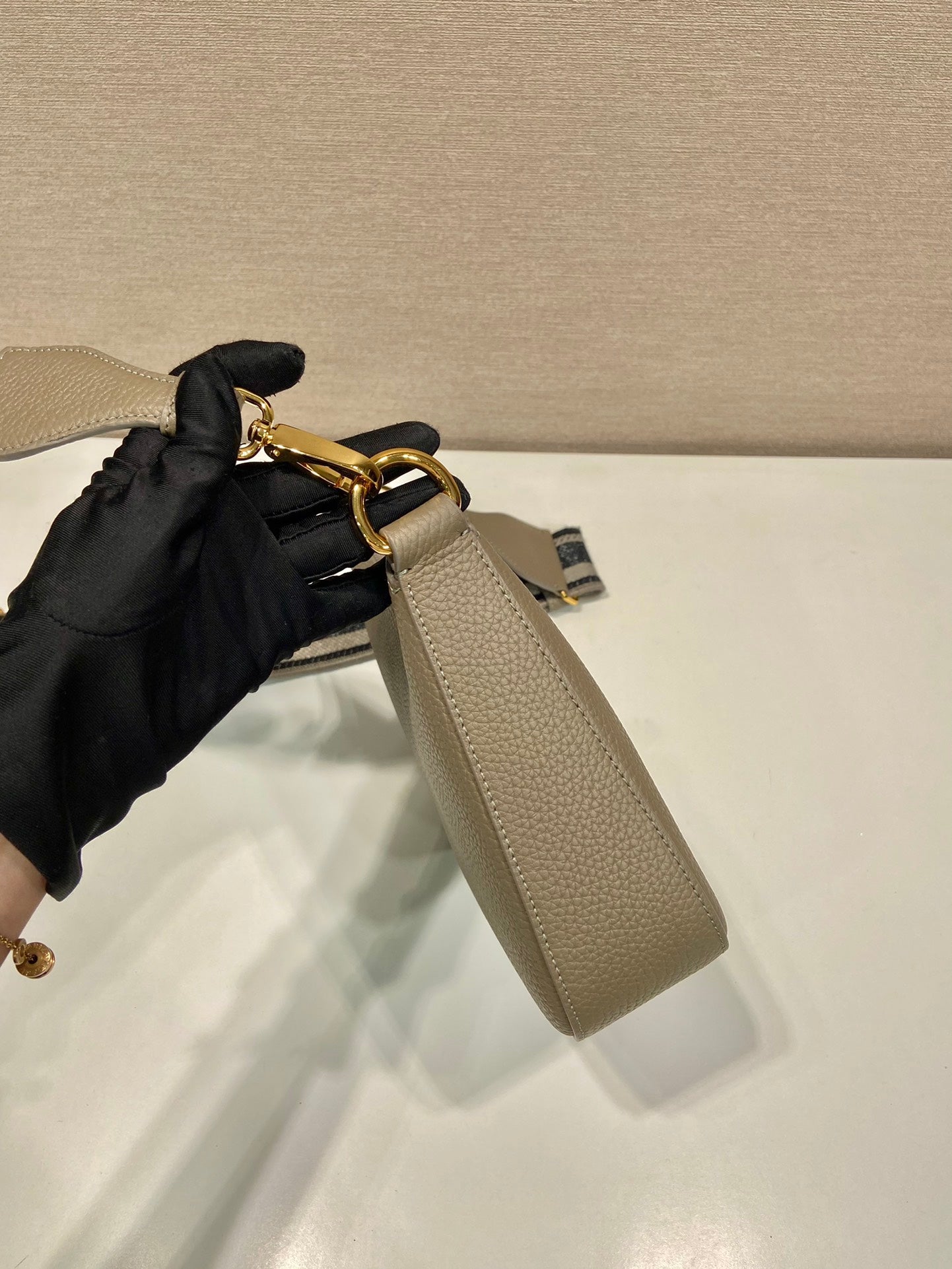 Bolsa Prada Cinza