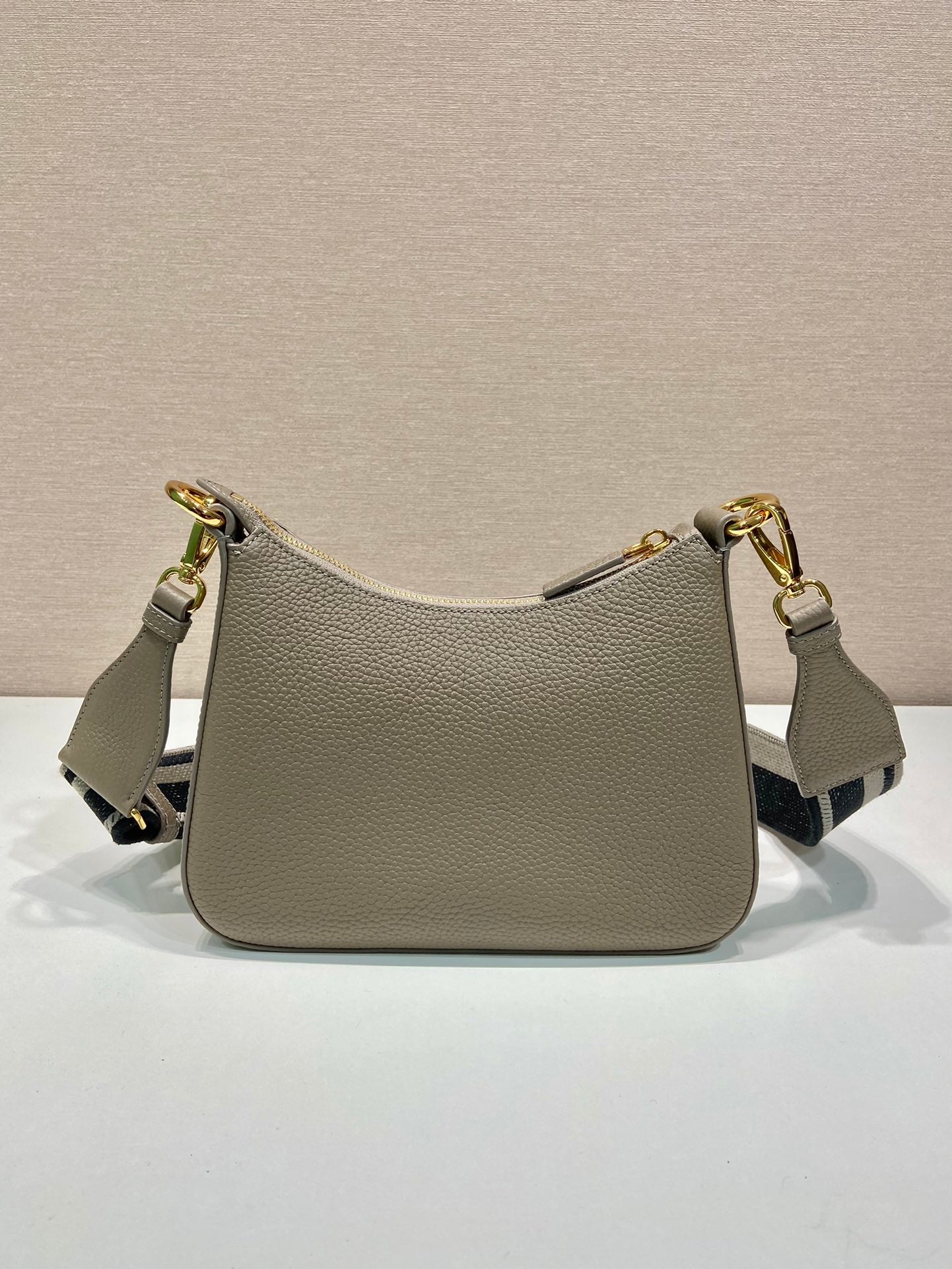 Bolsa Prada Cinza