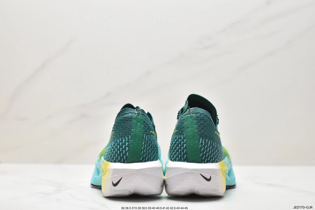 Nike ZoomX Vaporfly Next% 3